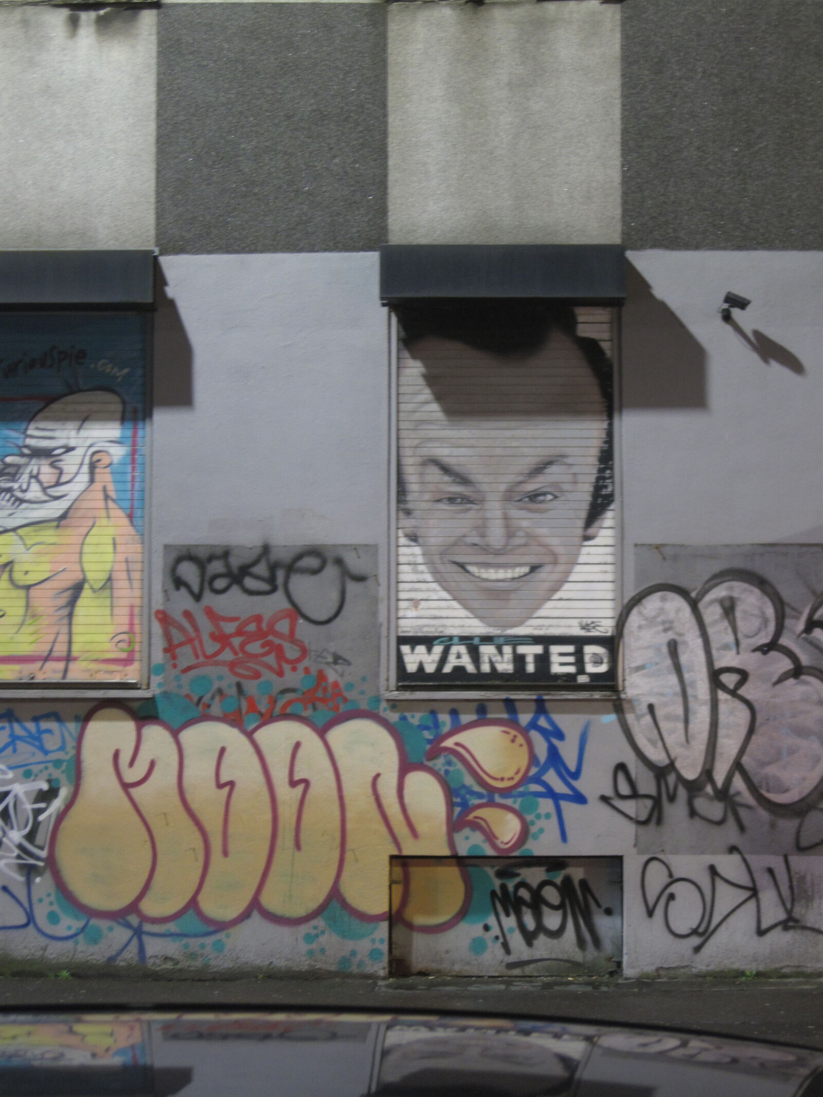 Canon PowerShot SD990 IS (Digital IXUS 980 IS / IXY Digital 3000 IS) sample photo. Outside the escape room photography