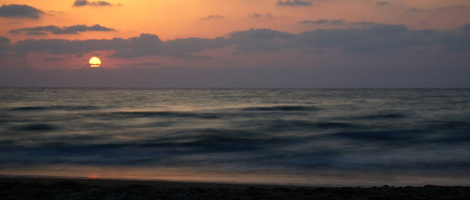 Fujifilm X-T10 sample photo. Sunset, sea, long exposure photography