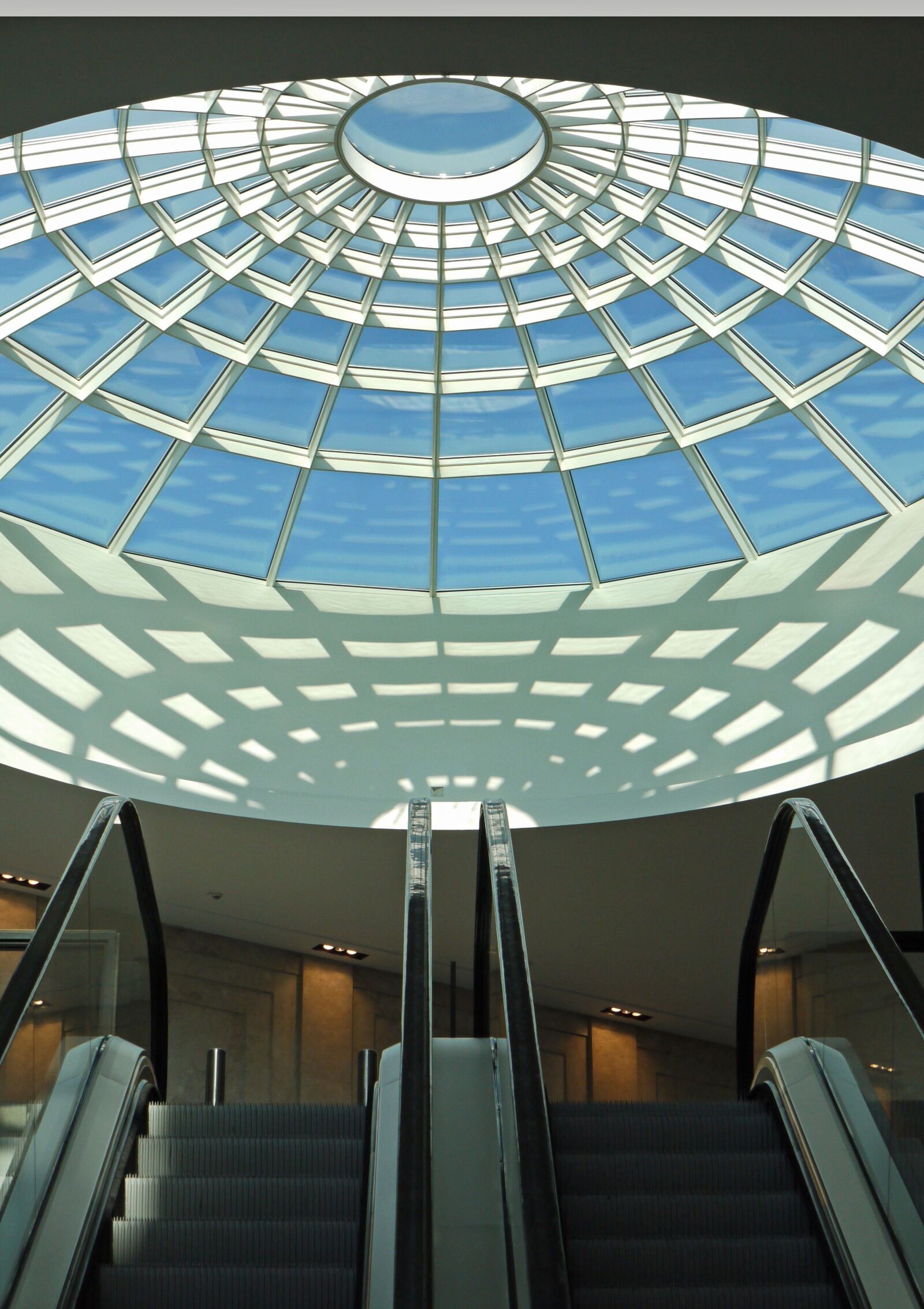 Panasonic Lumix DMC-G1 sample photo. Dome light, mall, shopping photography