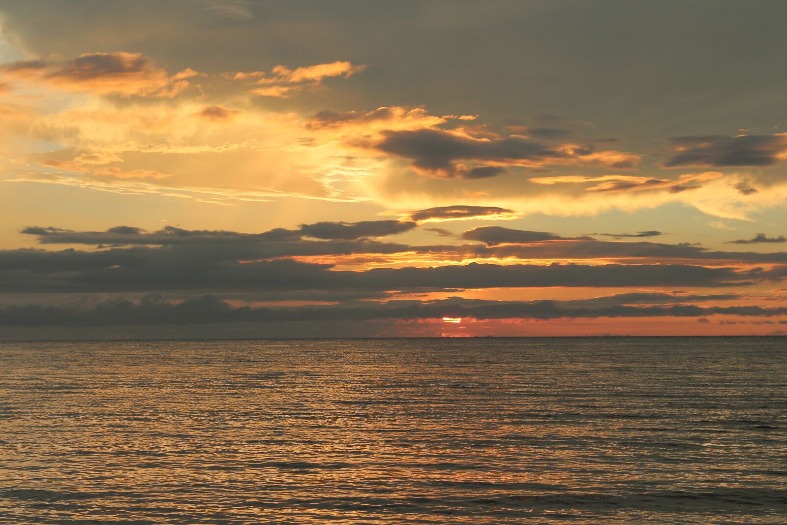 Canon EOS 1200D (EOS Rebel T5 / EOS Kiss X70 / EOS Hi) sample photo. Clouds, ocean, sea photography