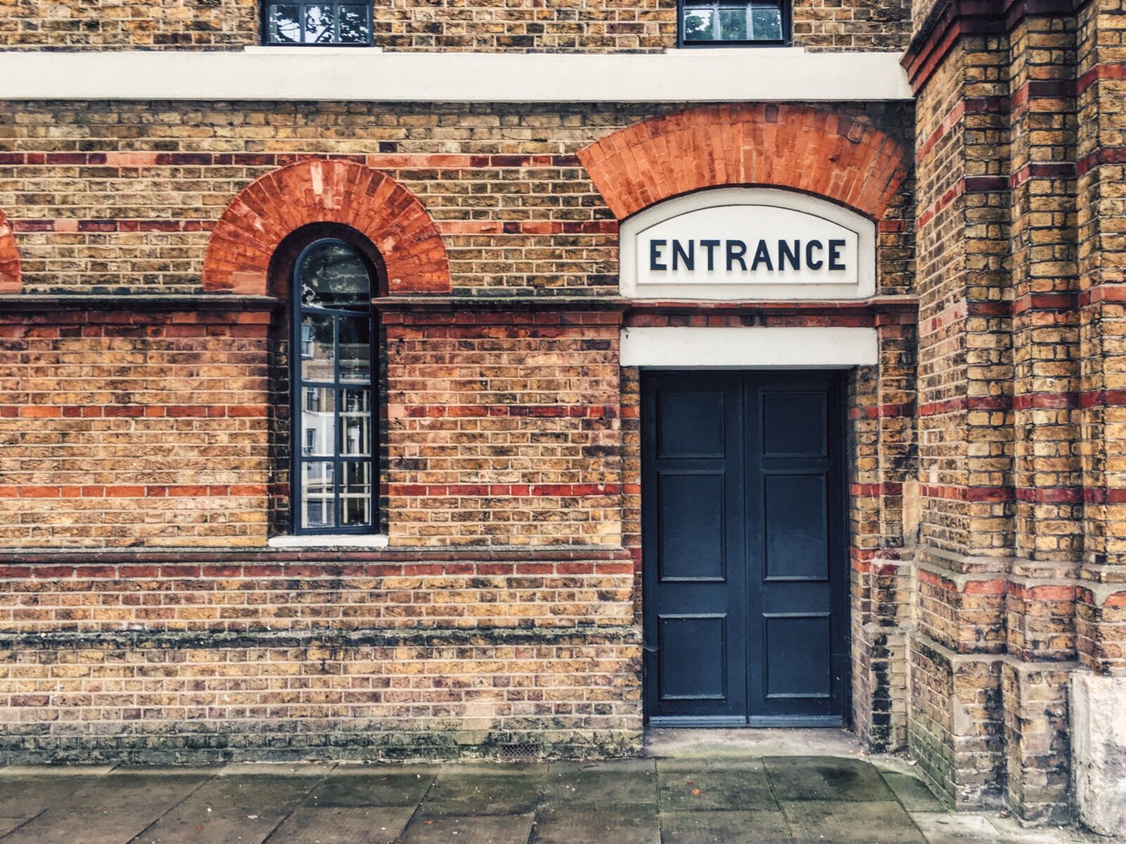Apple iPhone 6s sample photo. Entrance, door, bricks photography