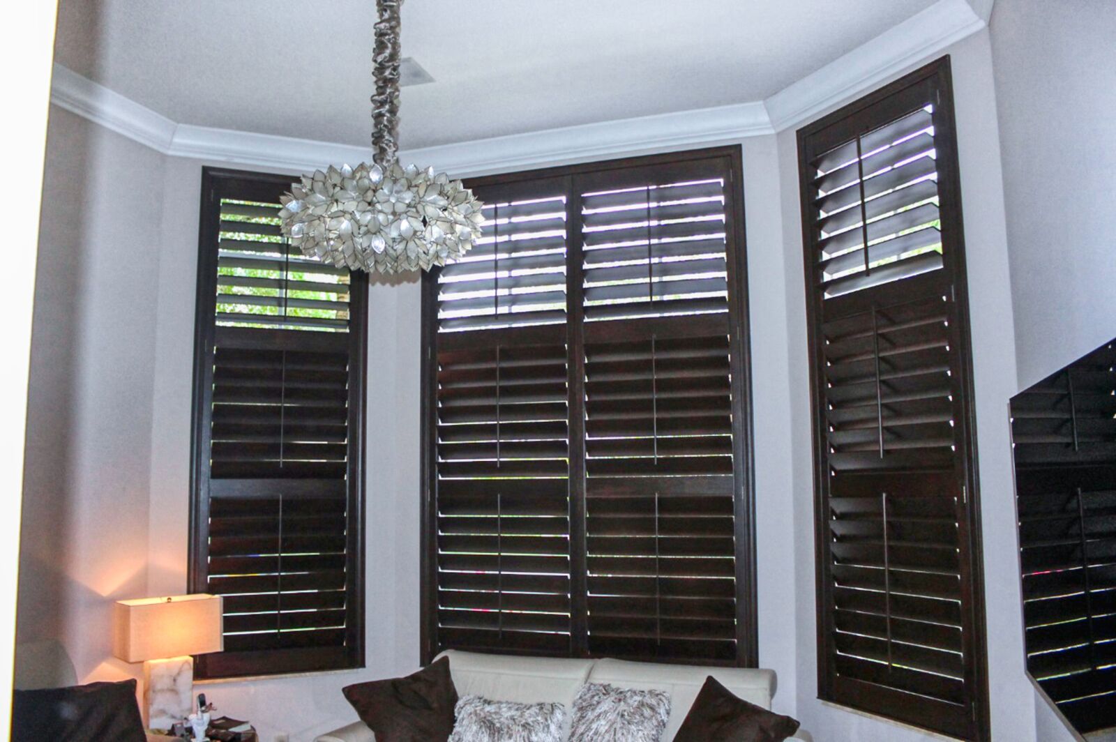 iPhone 7 back camera 3.99mm f/1.8 sample photo. Shutters, plantation shutters, window photography