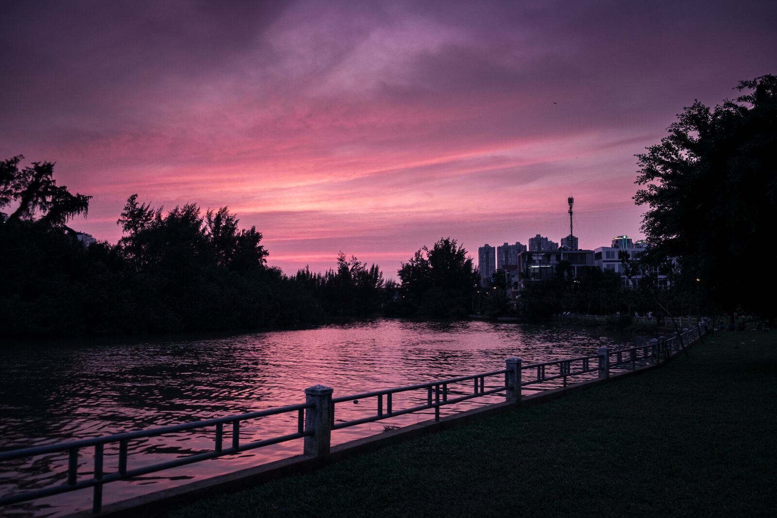 Fujifilm X-T10 sample photo. Sky, purple, sunset photography