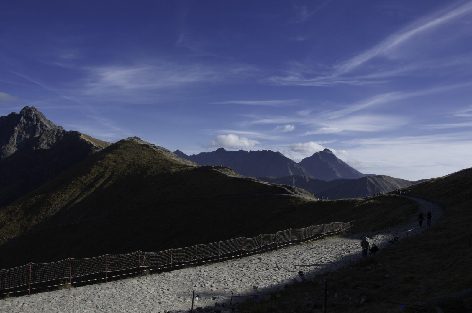 Nikon AF-S DX Nikkor 18-105mm F3.5-5.6G ED VR sample photo. Blue, sky, mountains, scenery photography