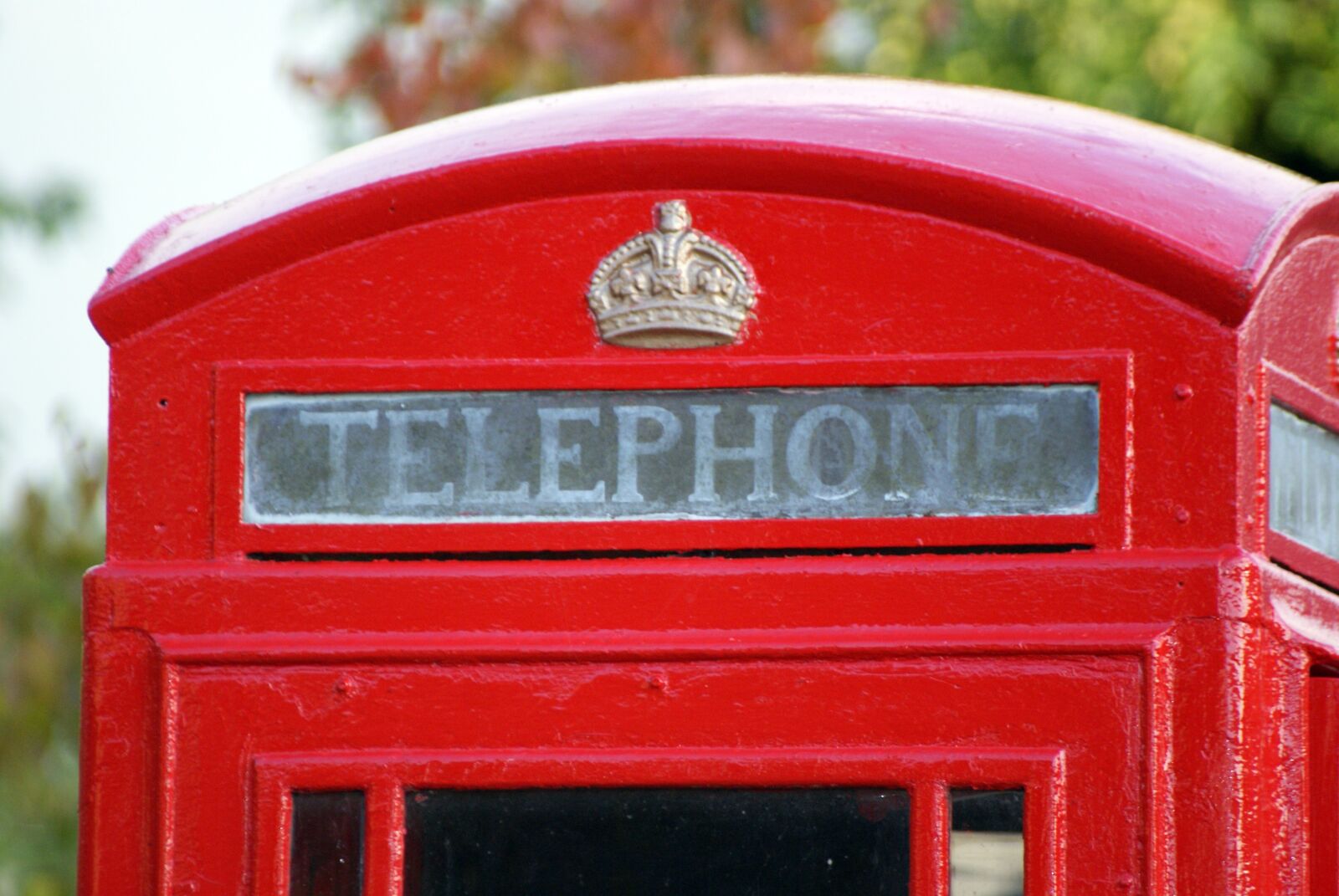 Sony Alpha DSLR-A230 sample photo. Telephone, telephone box, red photography