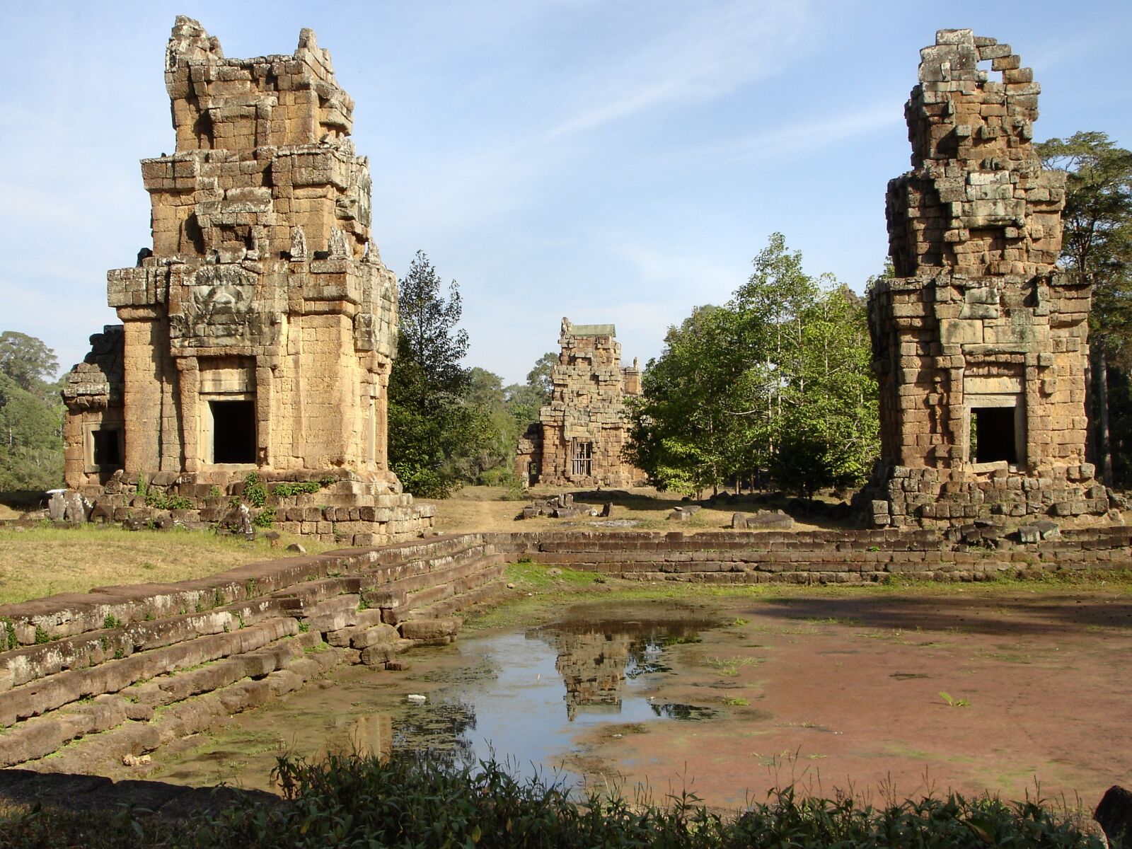Sony DSC-P200 sample photo. Angkor, angkor wat, cambodia photography