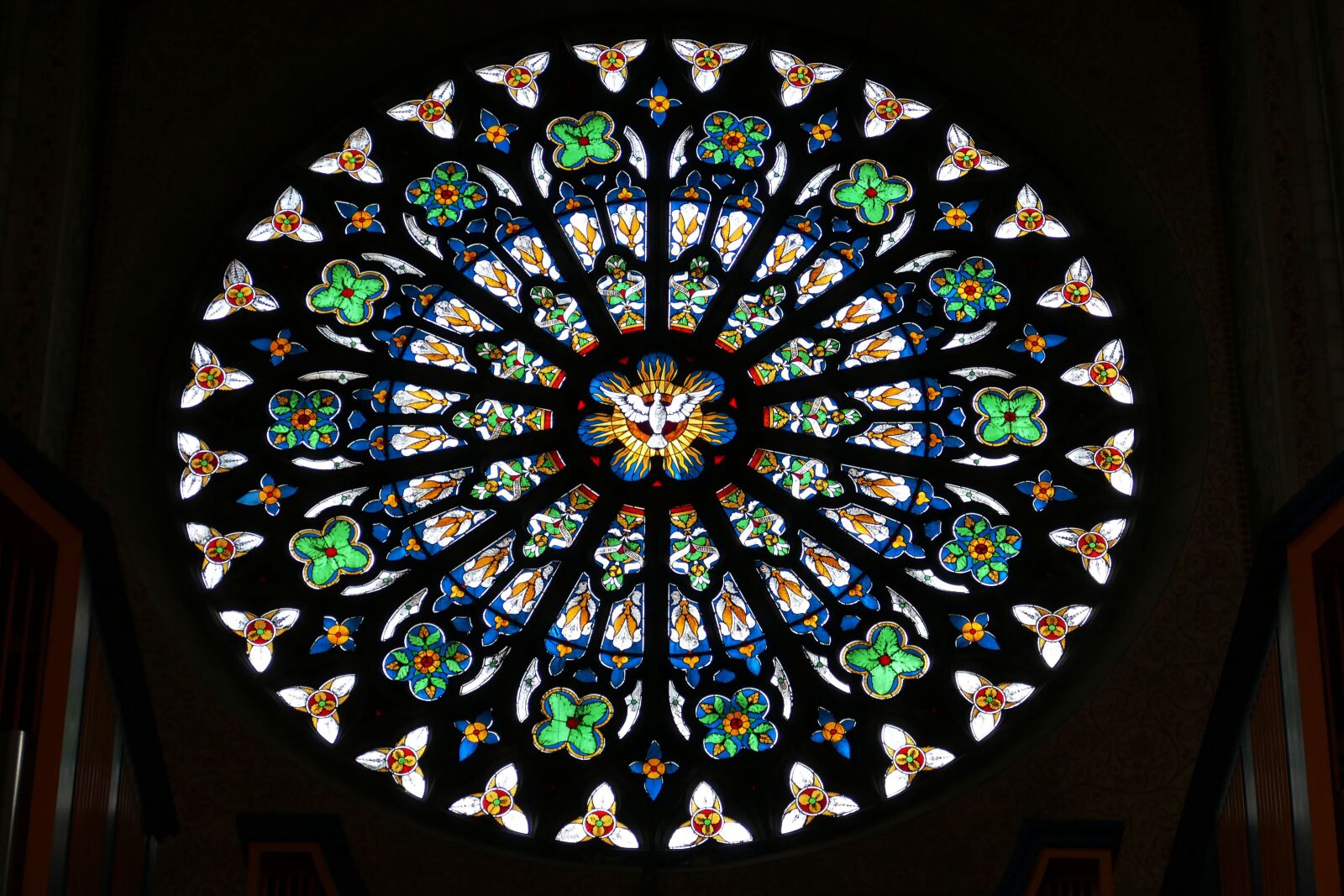Panasonic Lumix DMC-FZ1000 sample photo. Window, church window, church photography