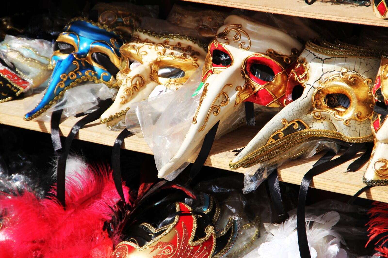 Canon EOS 60D sample photo. Masks, carnival, italy photography