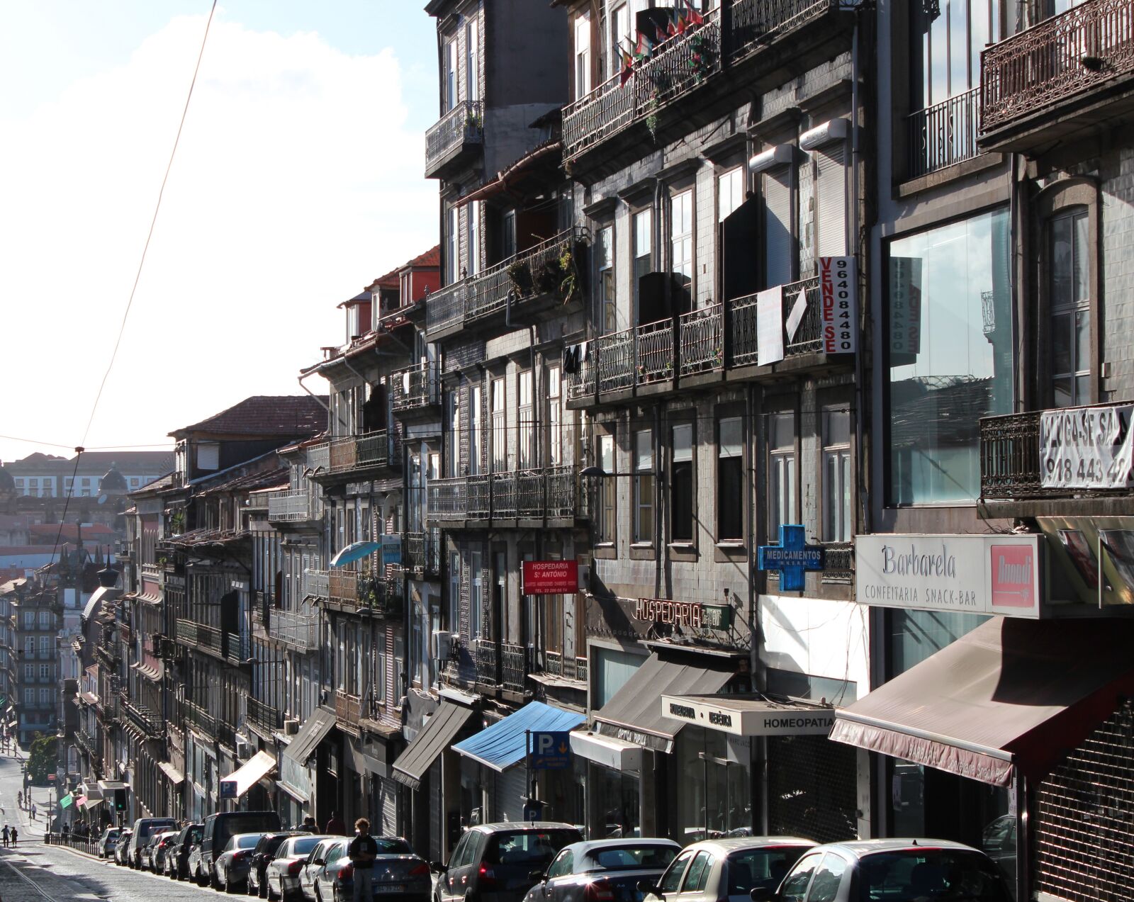 Canon EOS 600D (Rebel EOS T3i / EOS Kiss X5) sample photo. Road, houses, facade photography