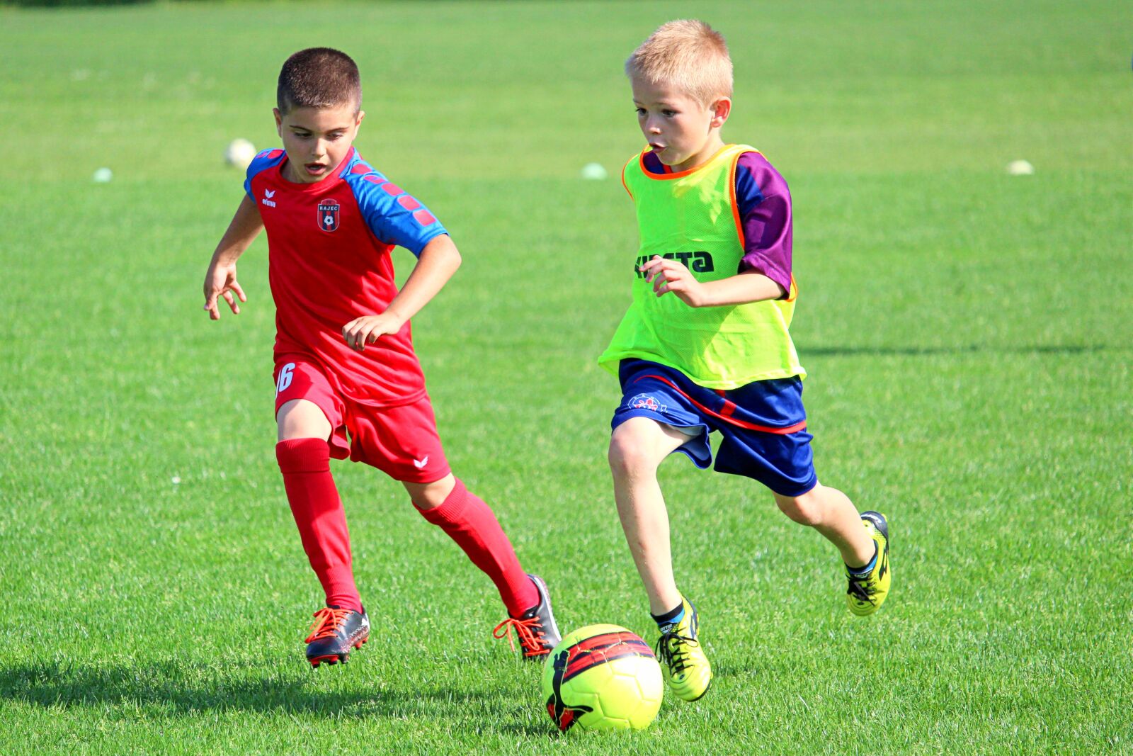 Canon EF-S 55-250mm F4-5.6 IS STM sample photo. Football, children, prep photography