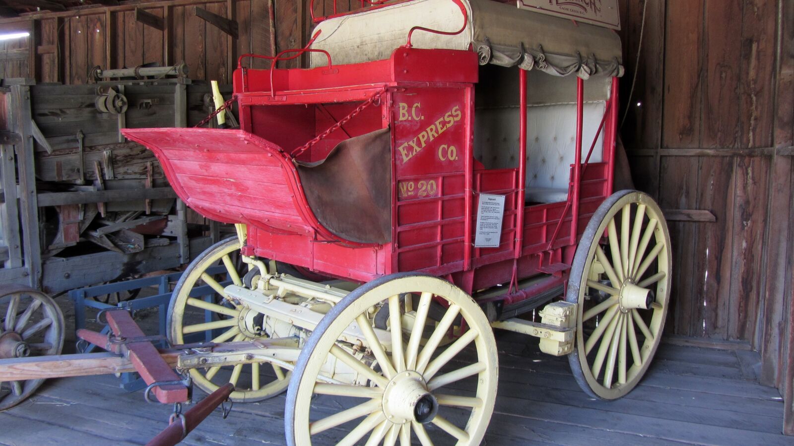 Canon PowerShot SX220 HS sample photo. Coach, transport, old photography
