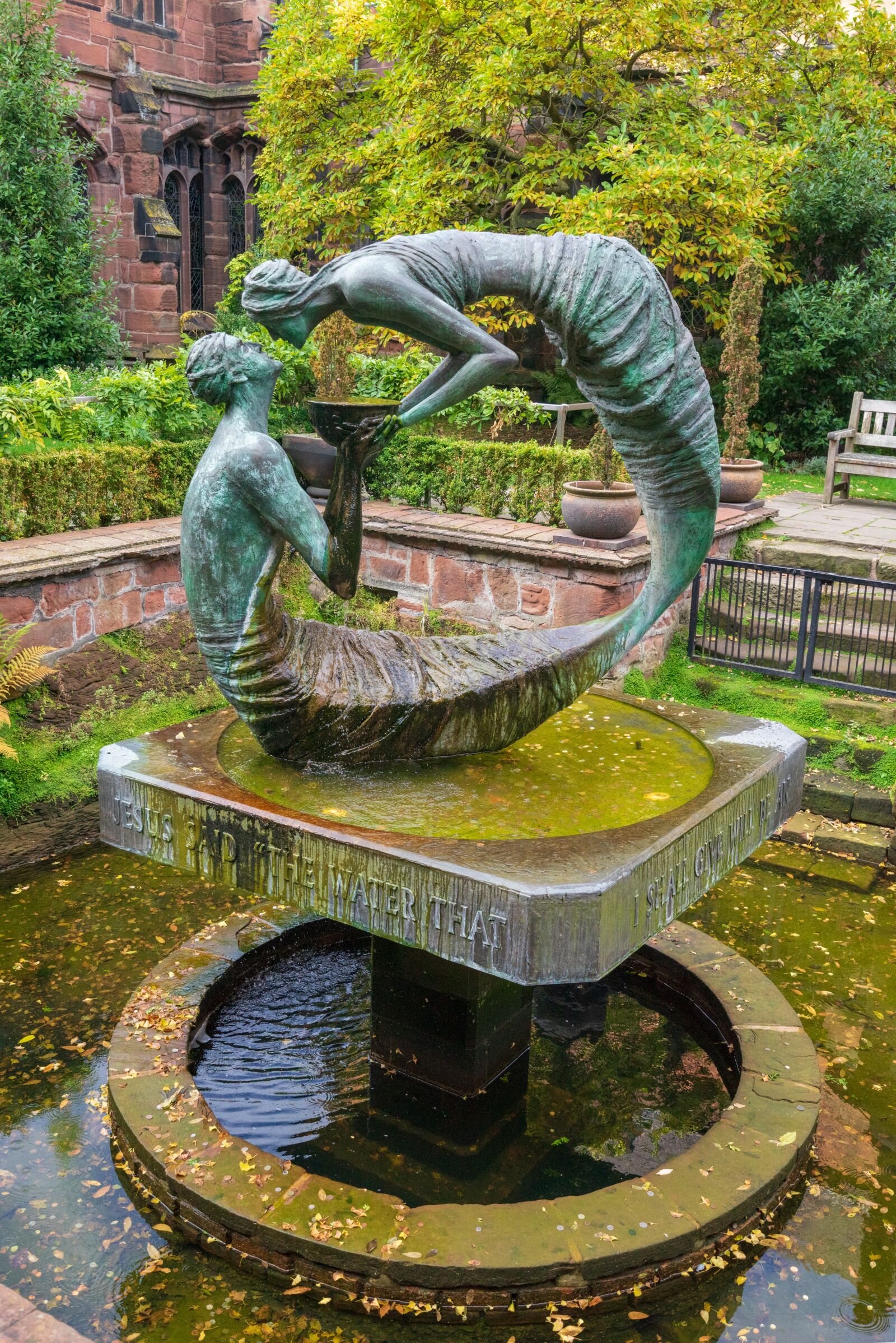 Sony a7R + Sony Vario-Tessar T* FE 16-35mm F4 ZA OSS sample photo. Statue, chester cathedral, garden photography
