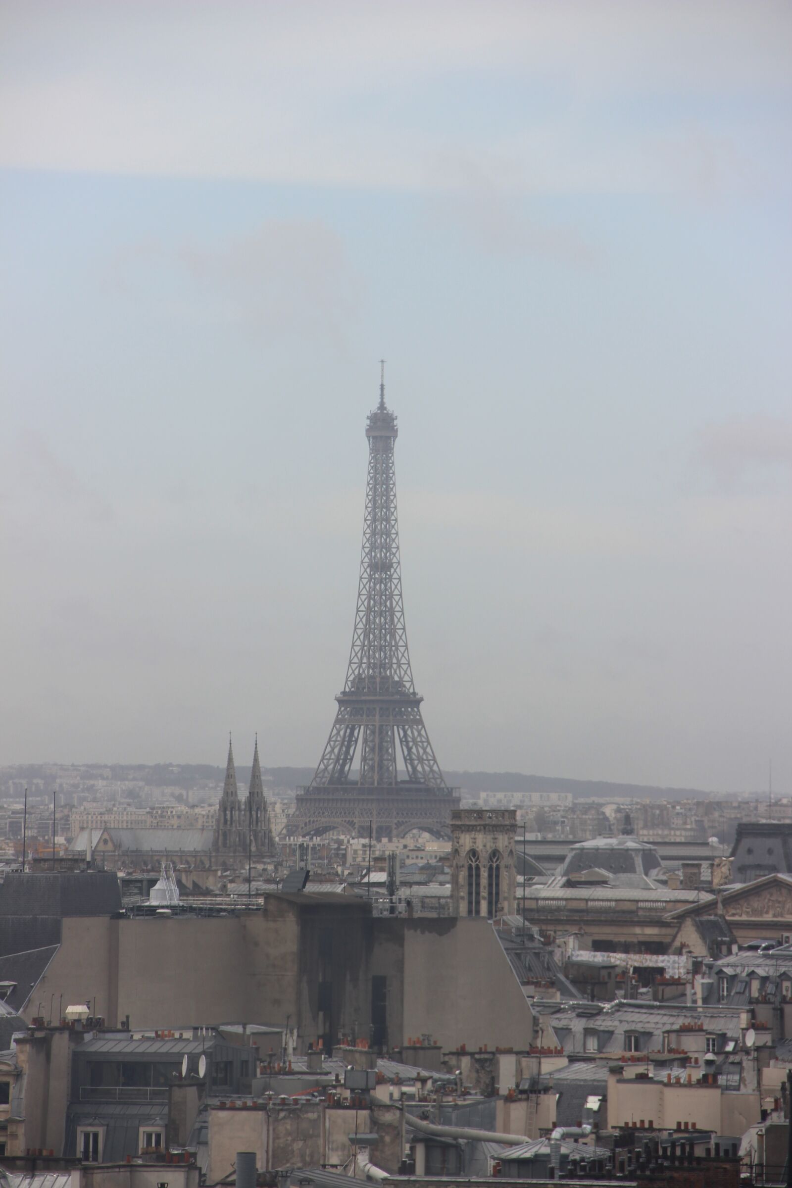 Canon EF-S 18-135mm F3.5-5.6 IS sample photo. Paris, roof, view photography