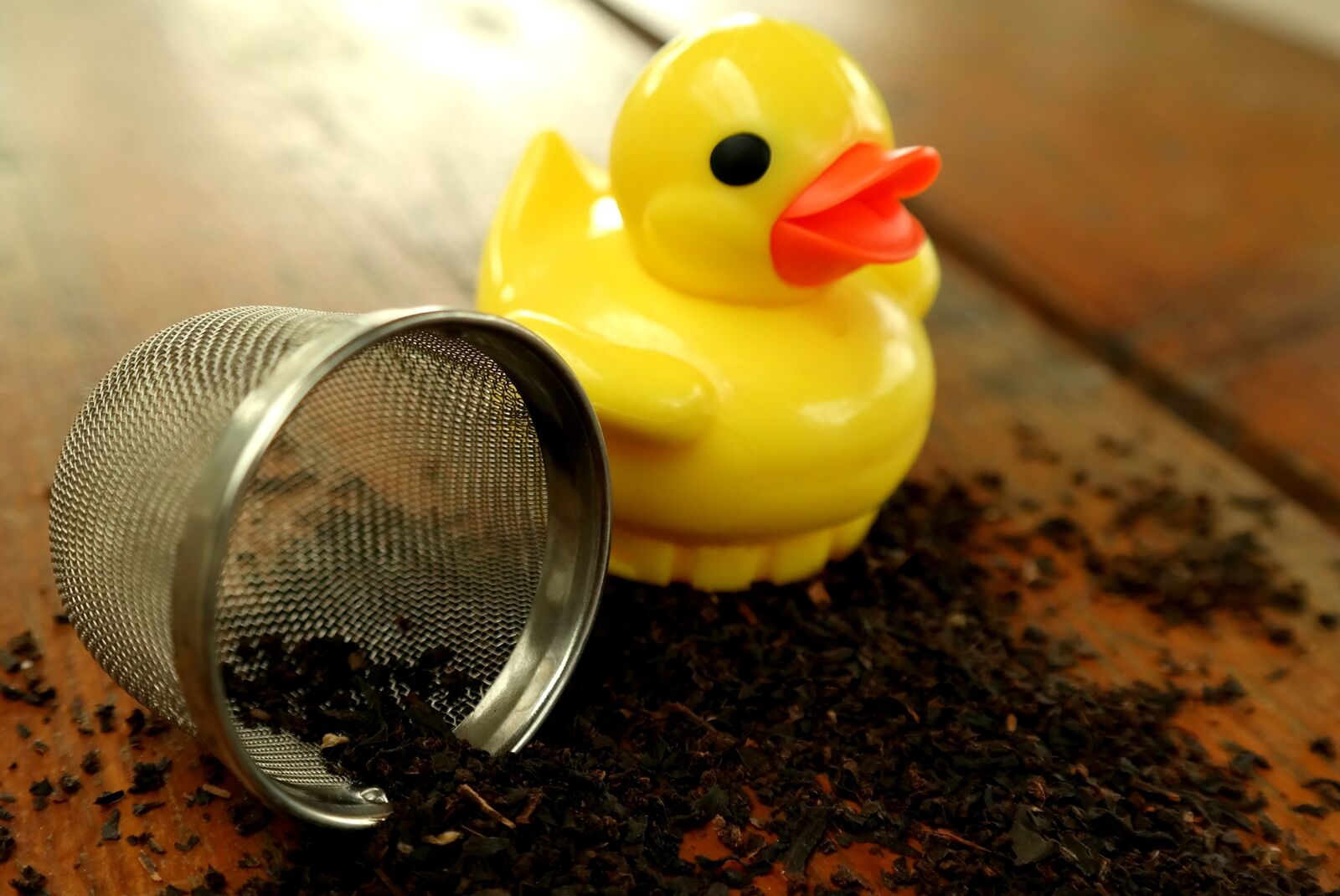 Samsung NX300M sample photo. Duck, tea infuser, tee photography