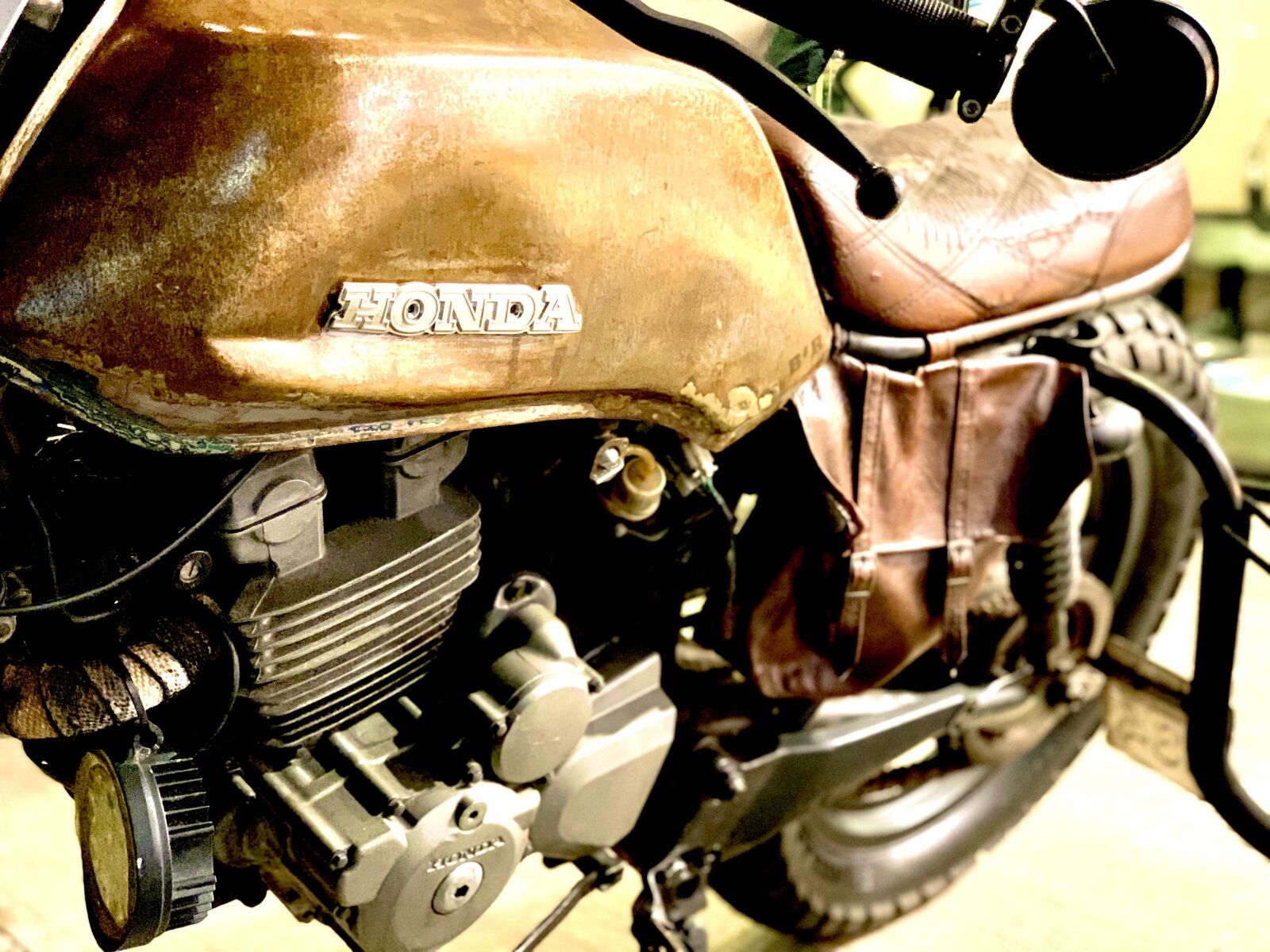 Apple iPhone XS Max sample photo. Old, motorcycle, exposición photography