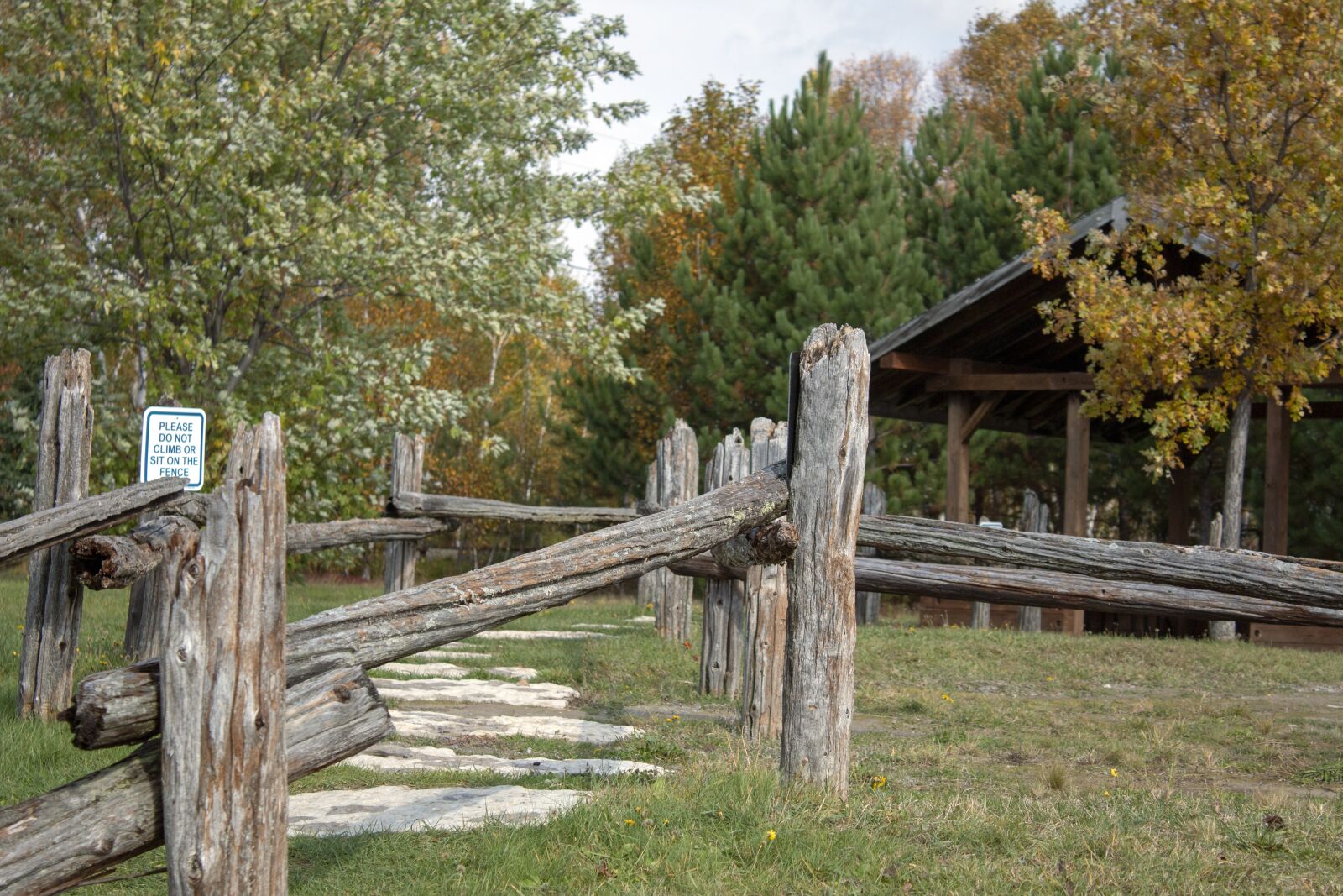 Canon EOS 70D sample photo. Fence, fall, country photography