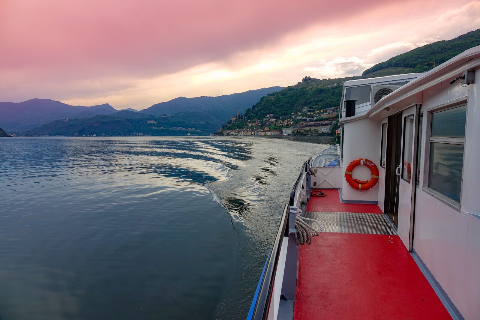 Sony Cyber-shot DSC-RX10 III sample photo. Lake, ship, boat photography