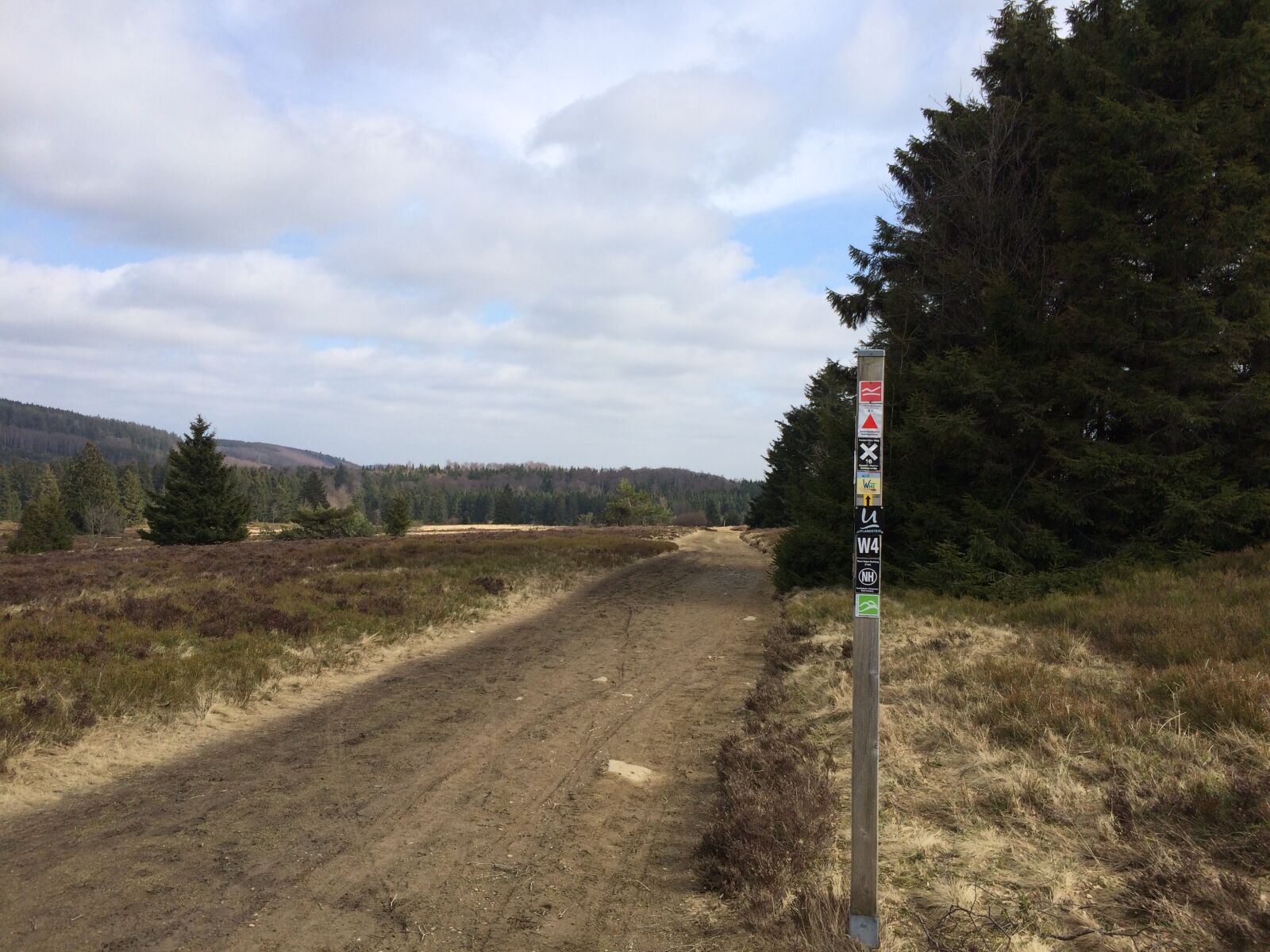iPhone 5s back camera 4.15mm f/2.2 sample photo. Sauerland, spring, directory photography