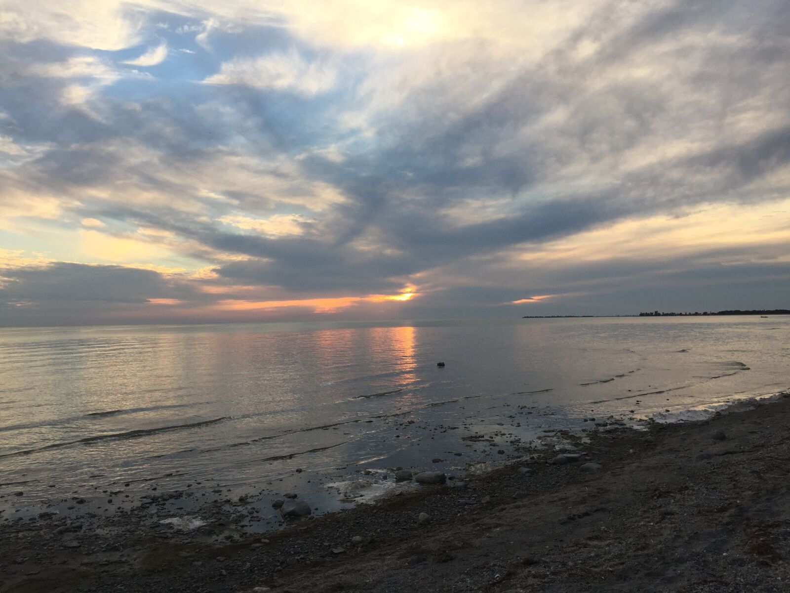 iPhone 6 Plus back camera 4.15mm f/2.2 sample photo. Beach, clouds, sunset photography