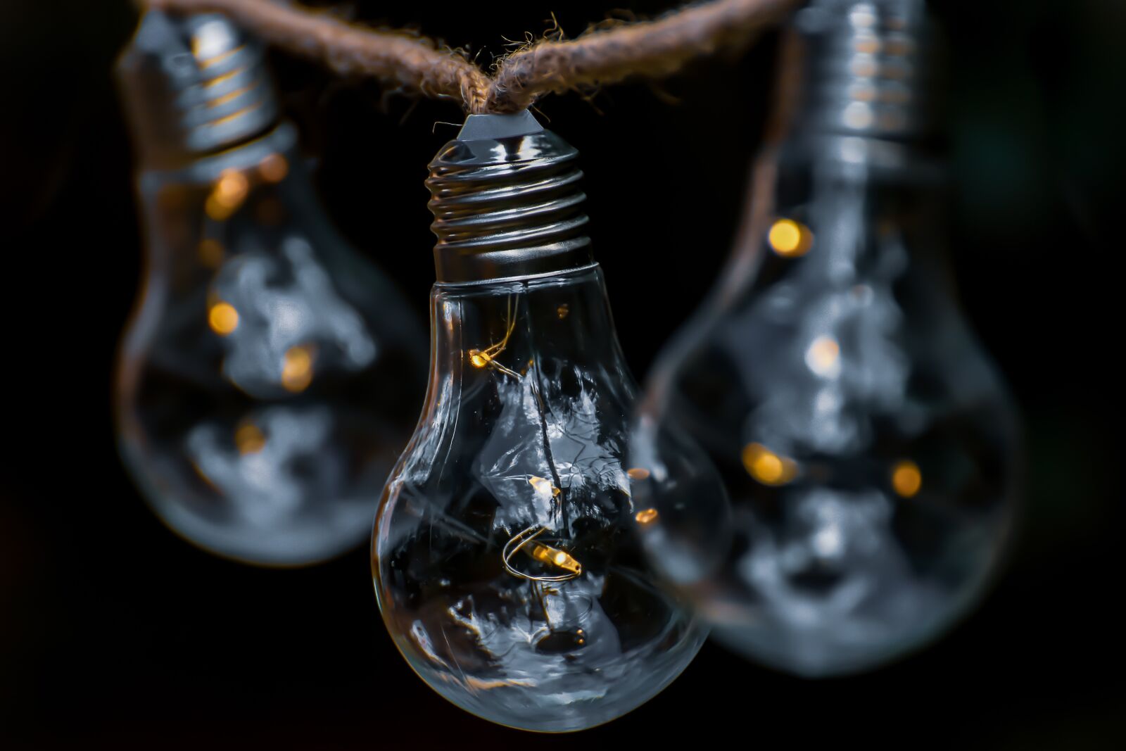 Nikon D7200 sample photo. Light bulb, energy, nature photography