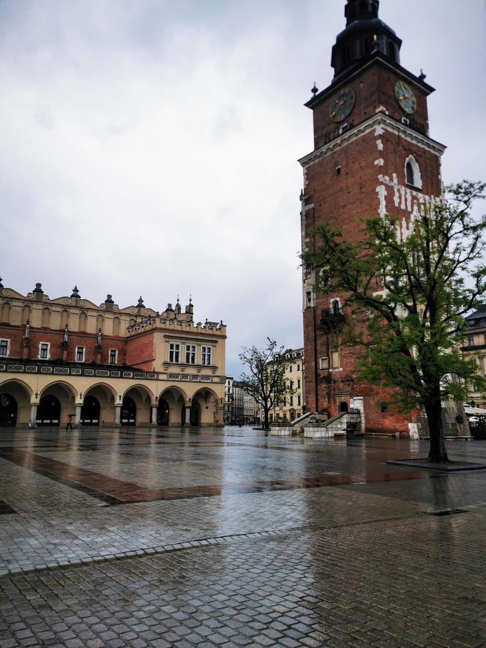 HUAWEI P30 Pro sample photo. Town hall, cracow, poland photography