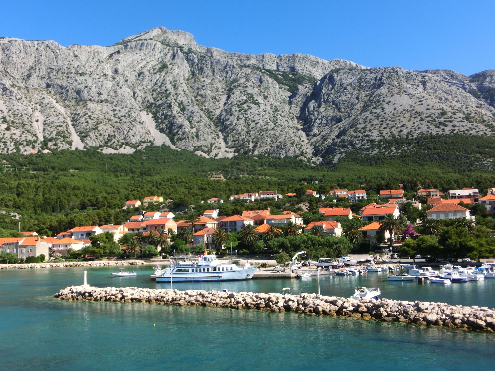 CASIO EX-ZR200 sample photo. Dalmatia, adriatic sea, mountain photography