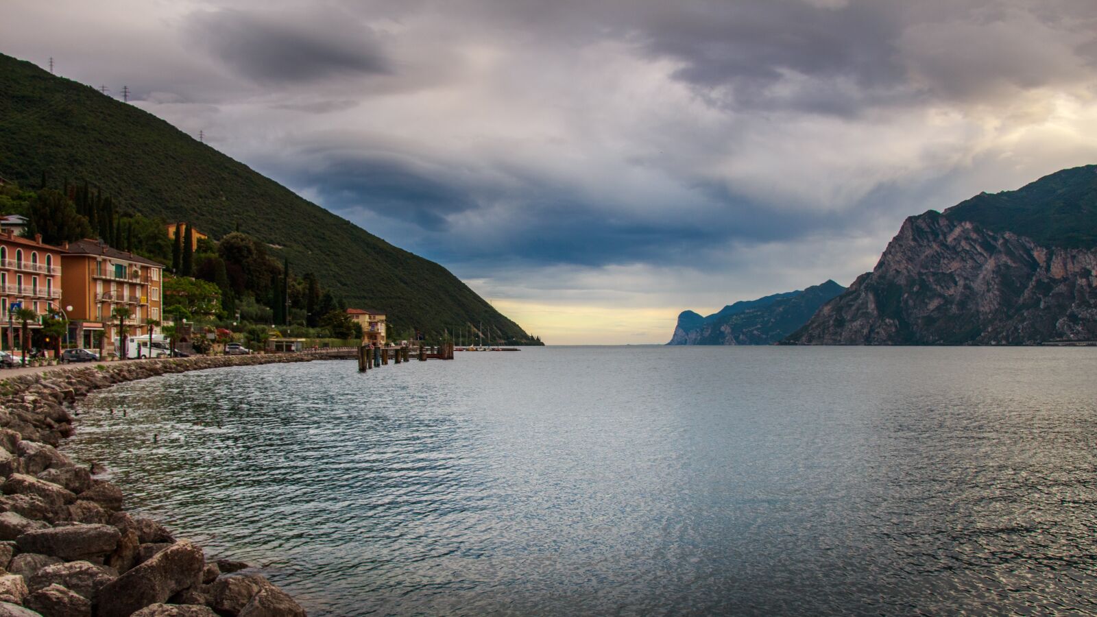 Canon EOS 650D (EOS Rebel T4i / EOS Kiss X6i) sample photo. Garda, italy, sky photography