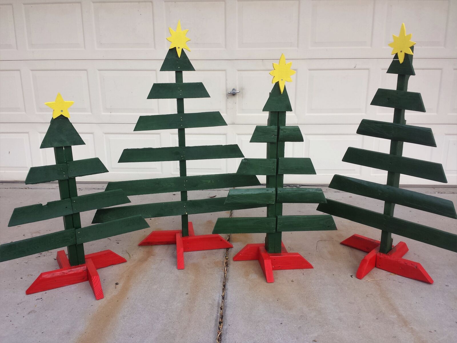 Samsung Galaxy S4 sample photo. Christmas trees, pallet, wood photography