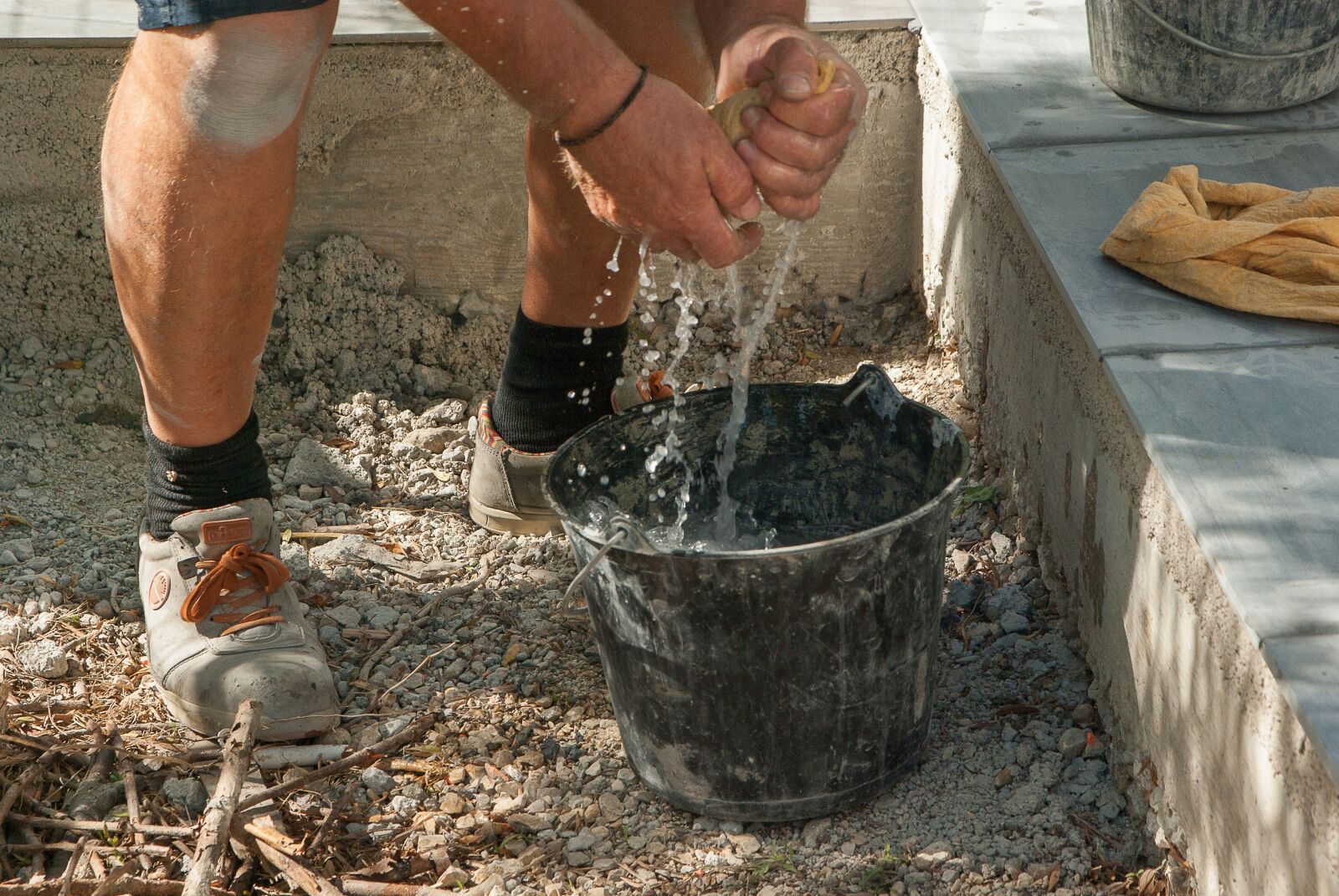Pentax K10D sample photo. Worker, tile, tiler photography
