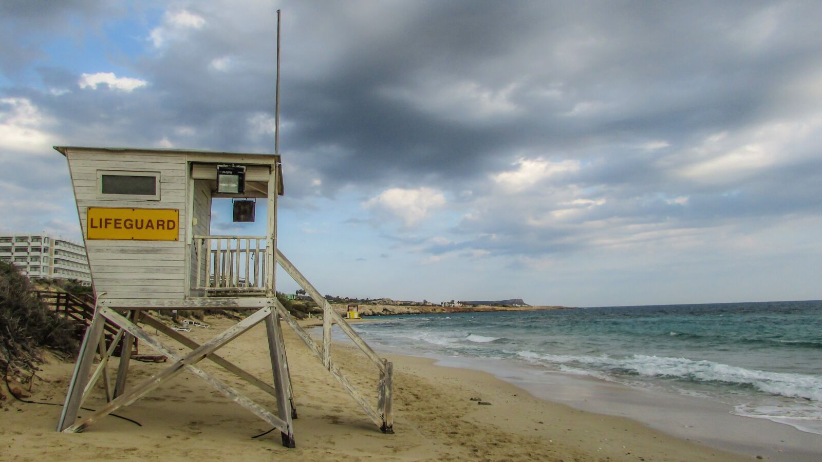 Canon PowerShot SX400 IS sample photo. Lifeguard tower, beach, sea photography