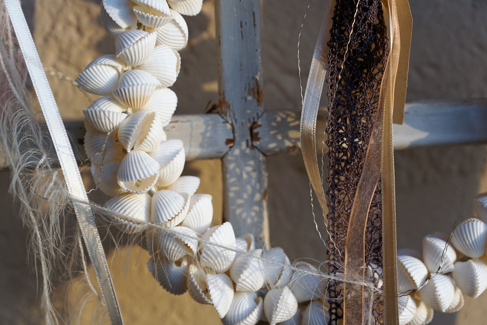 Sony ILCA-77M2 + Sony DT 16-50mm F2.8 SSM sample photo. Wreath, shell, summer photography