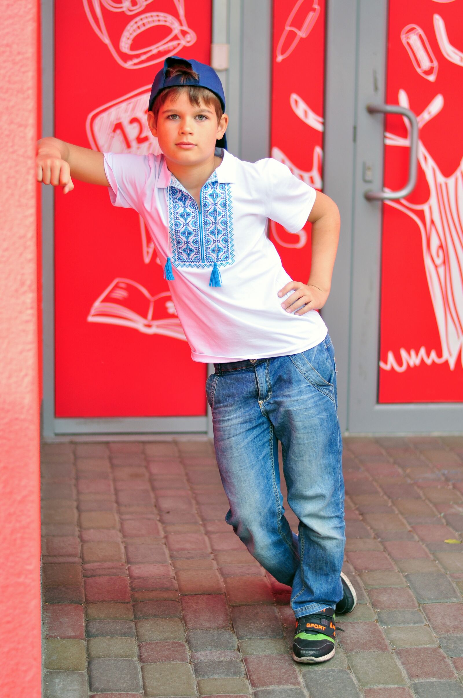 Nikon D5000 sample photo. Schoolboy, kids, paint photography