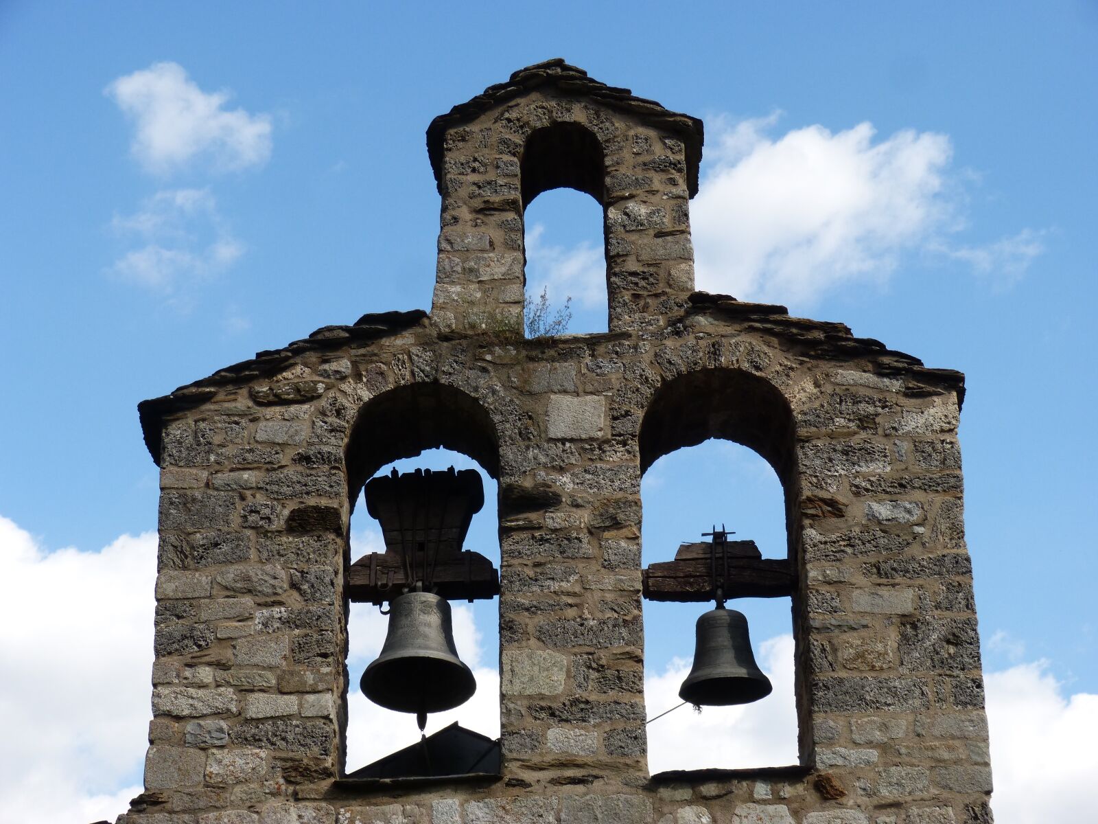 Panasonic DMC-FZ62 sample photo. Belfry, campaigns, romanesque photography