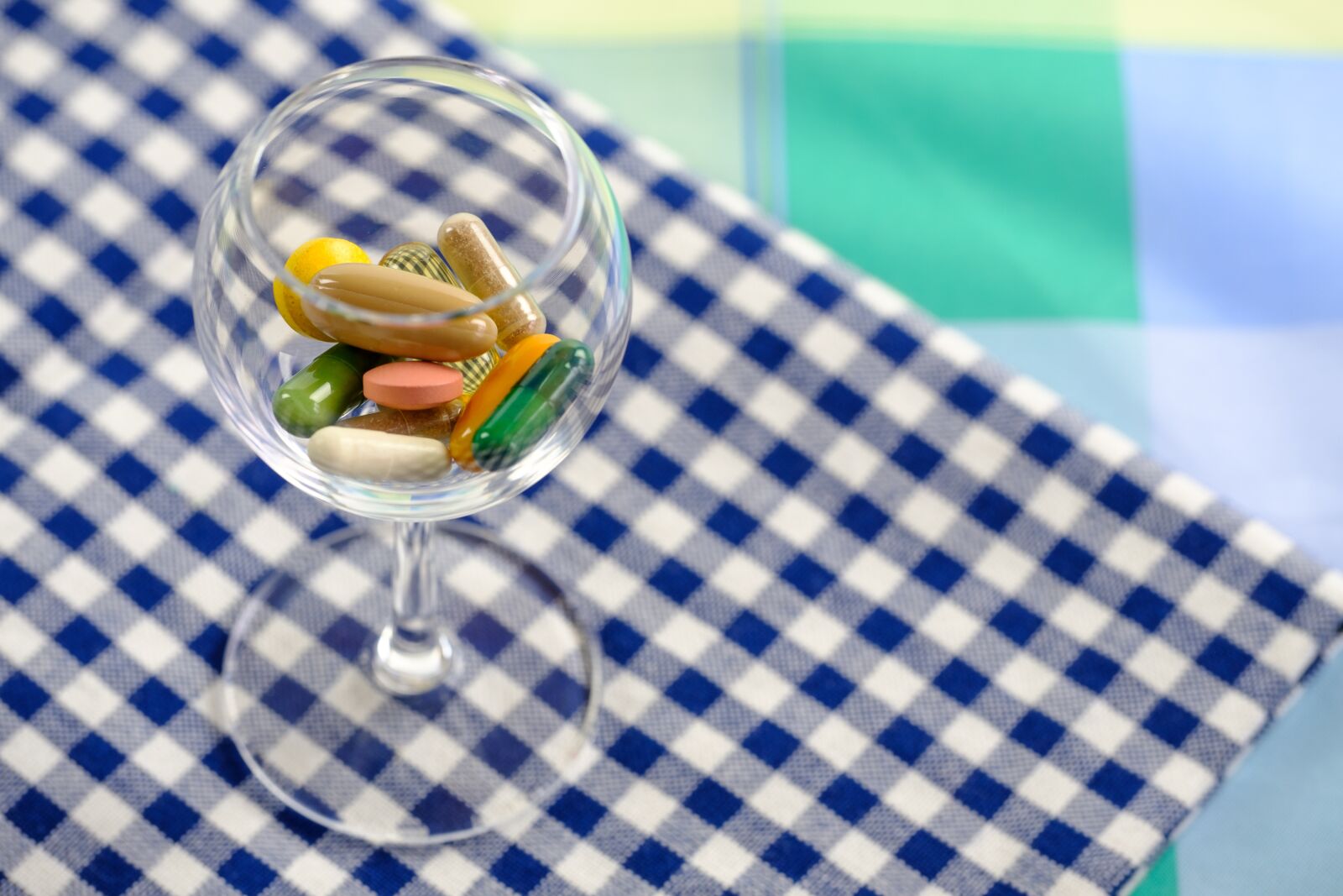 Fujifilm X-T2 + Fujifilm XF 80mm F2.8 R LM OIS WR Macro sample photo. Pills, tablets, drug photography