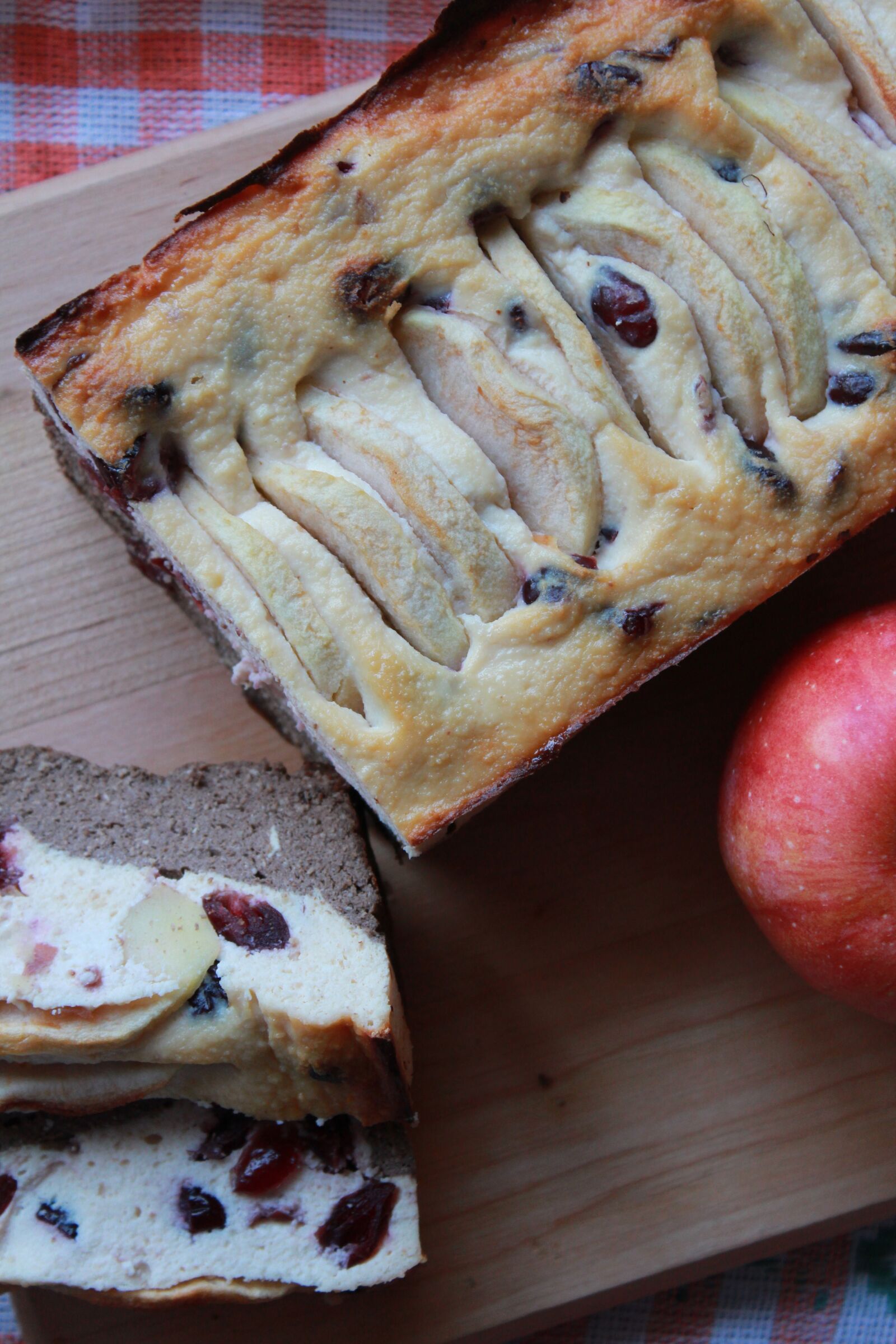 Canon EOS 600D (Rebel EOS T3i / EOS Kiss X5) sample photo. Cheesecake, casserole, pie photography