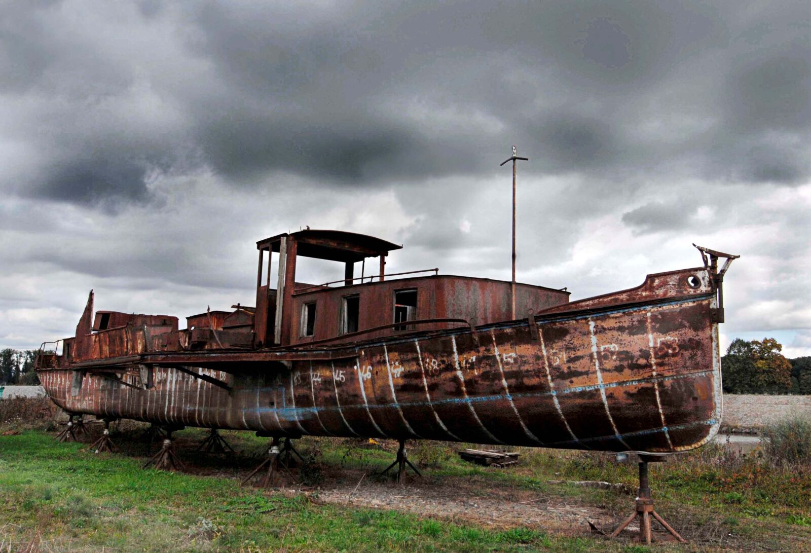 Nikon D200 sample photo. The wreck of the photography