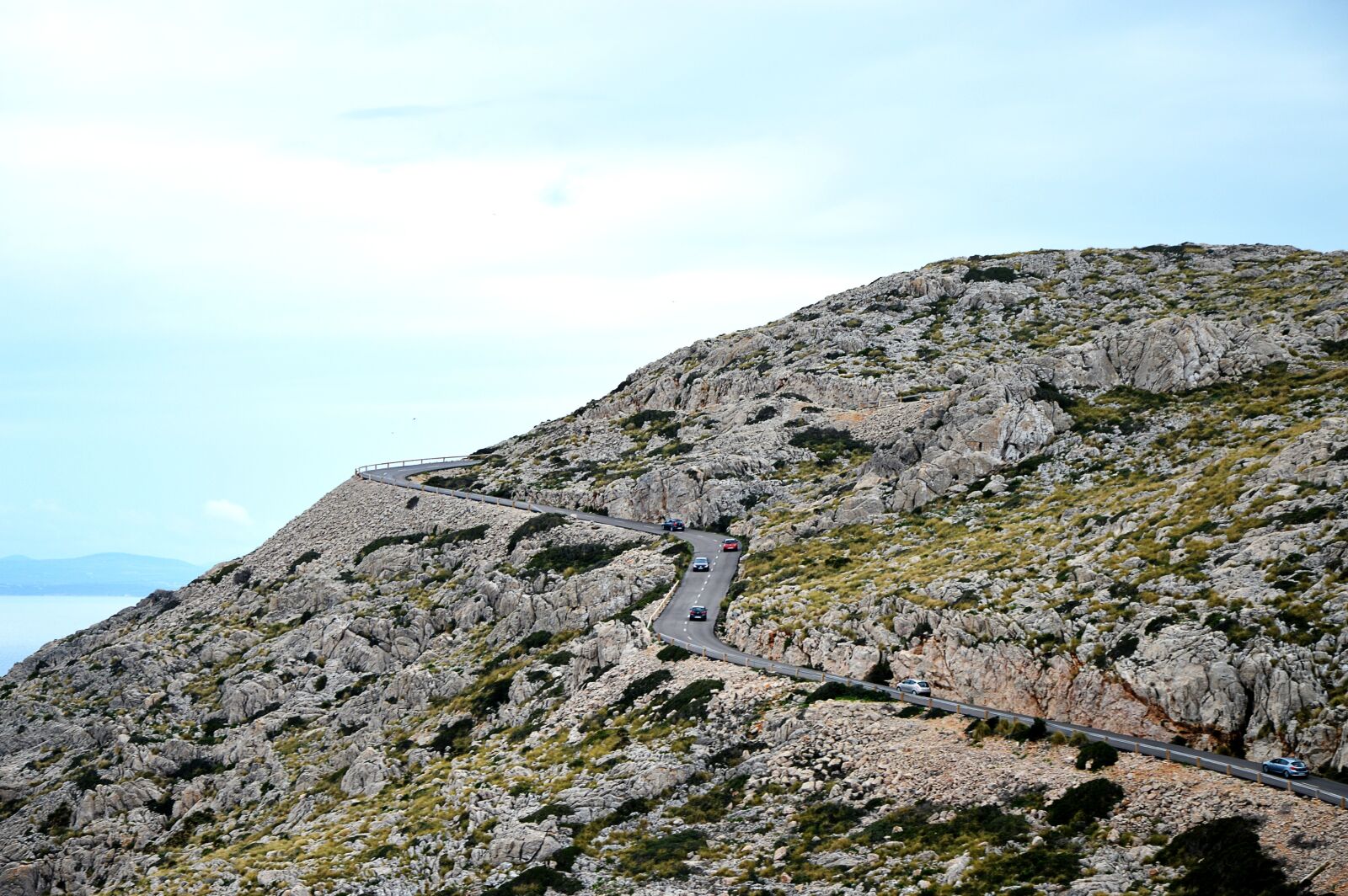 Nikon D3200 sample photo. Mallorca, mountains, streets photography