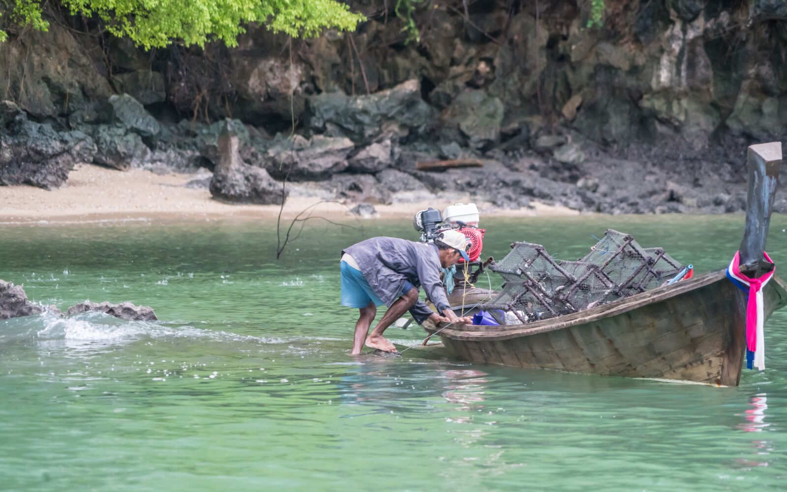 Sony a7R II + Sony FE 24-240mm F3.5-6.3 OSS sample photo. Fisherman, phuket, fishing photography