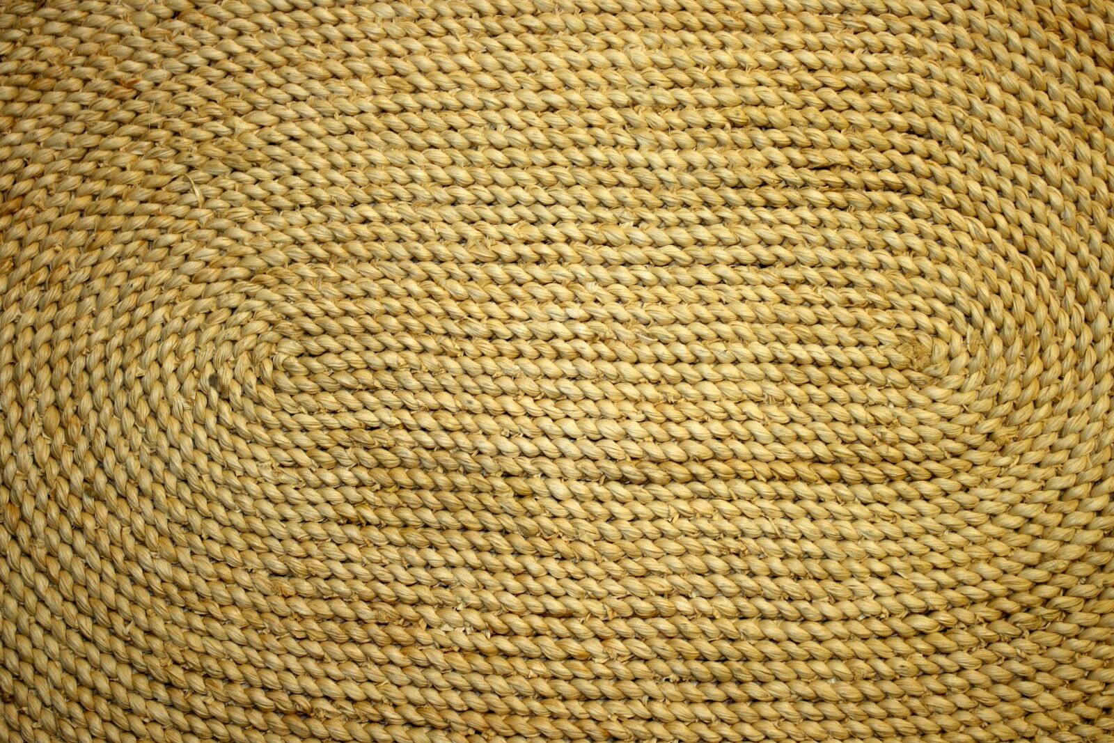 Canon EOS 1000D (EOS Digital Rebel XS / EOS Kiss F) + f/3.5-5.6 IS sample photo. Woven, straw, placemat, texture photography