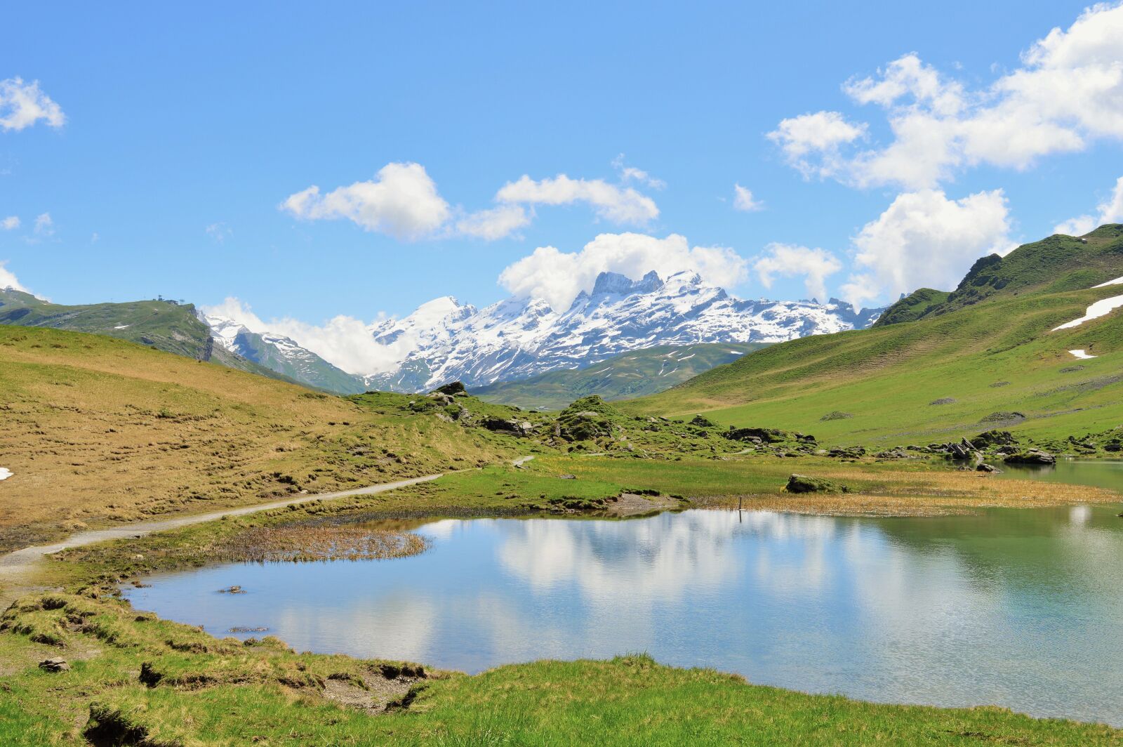 Nikon D3200 sample photo. Switzerland, mountains, valley photography