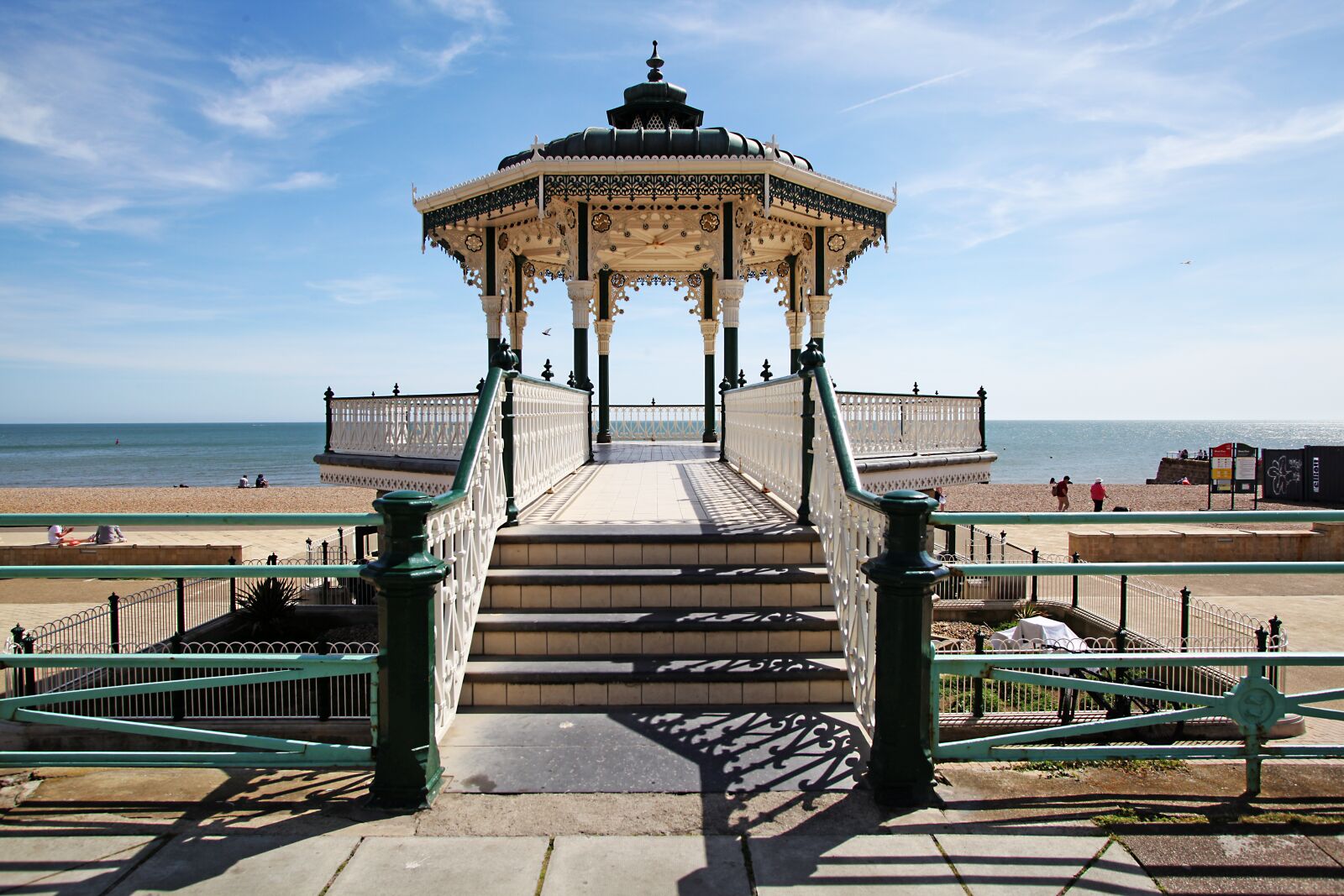 Canon EOS 5D Mark II sample photo. Brighton, bandstand, sea photography