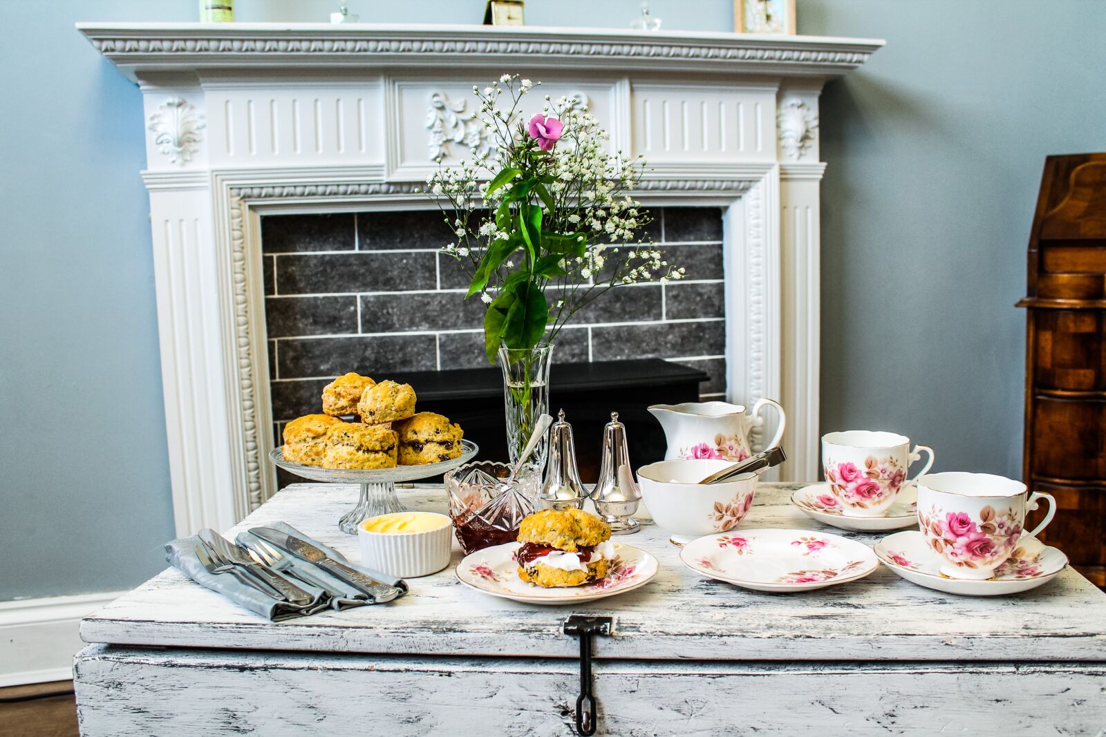 Canon EOS 1100D (EOS Rebel T3 / EOS Kiss X50) sample photo. Afternoon tea, scones, vintage photography
