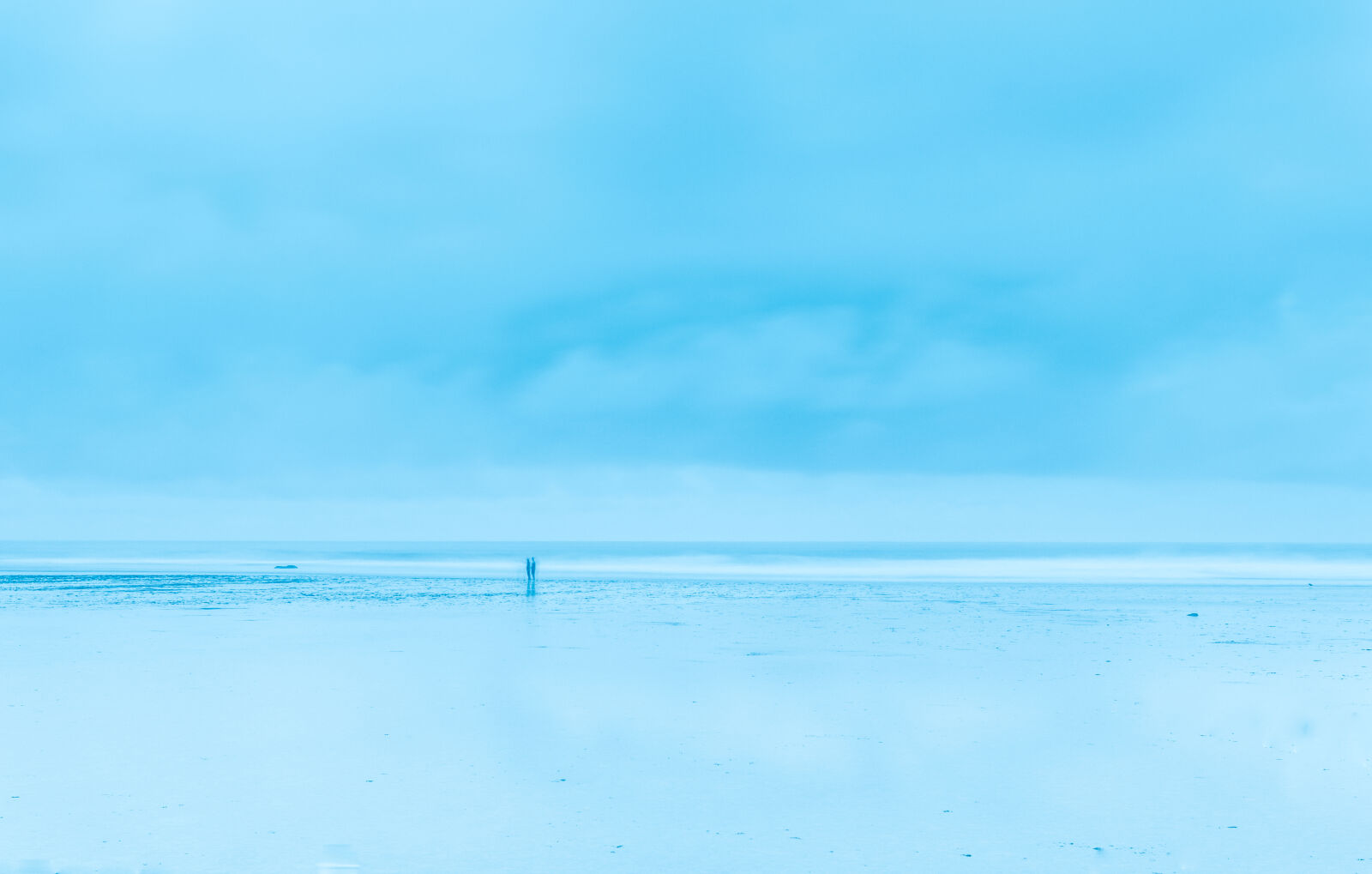 Canon EOS 60D + Sigma 18-35mm F1.8 DC HSM Art sample photo. Beach, blue, sky, ocean photography