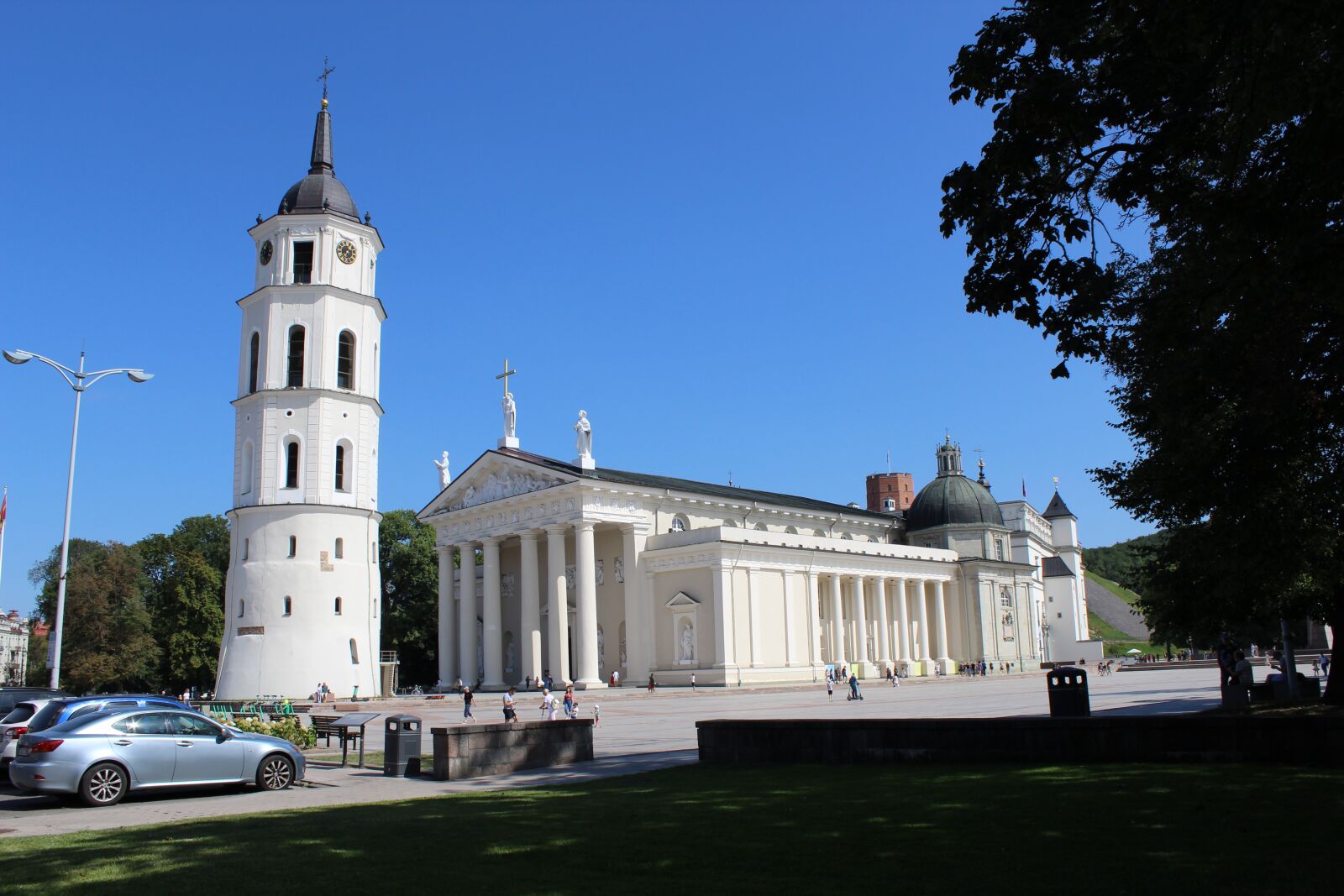 Canon EOS 600D (Rebel EOS T3i / EOS Kiss X5) sample photo. Lithuania, vilnius, building photography