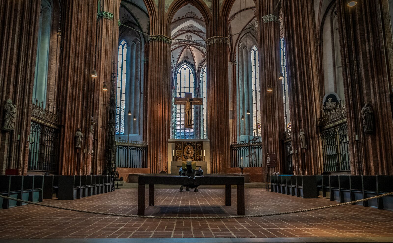 Sony a7 II + Sony FE 28-70mm F3.5-5.6 OSS sample photo. Church, chapel, interior photography