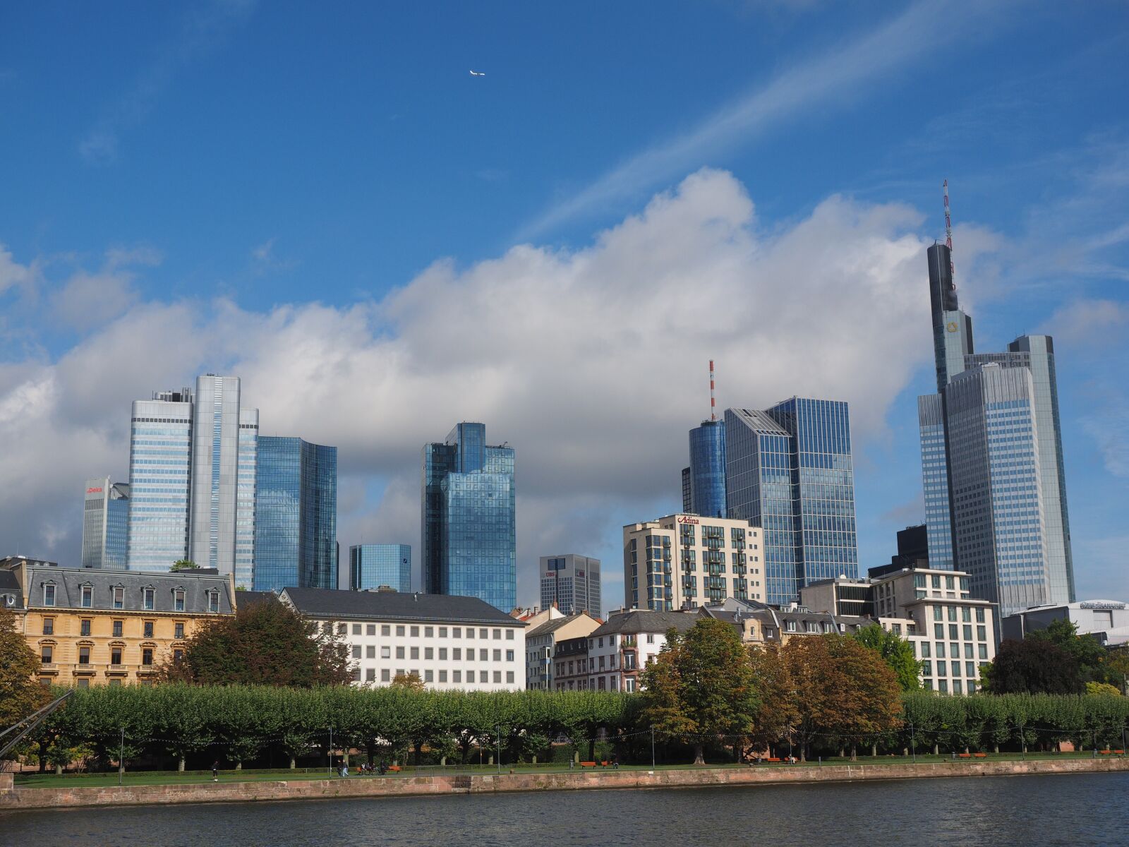 Olympus OM-D E-M1 + Olympus M.Zuiko Digital ED 12-40mm F2.8 Pro sample photo. Frankfurt am main germany photography