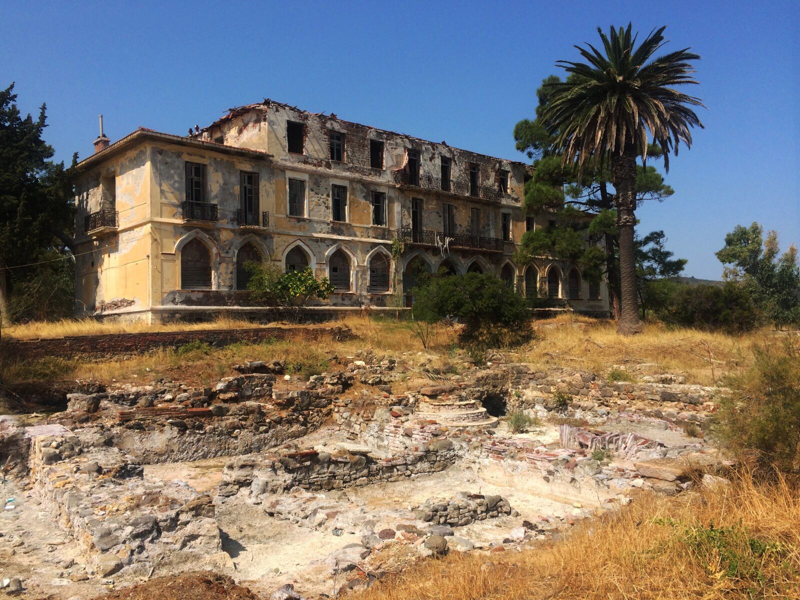 iPhone 5s back camera 4.15mm f/2.2 sample photo. Abandoned, lost, lost places photography