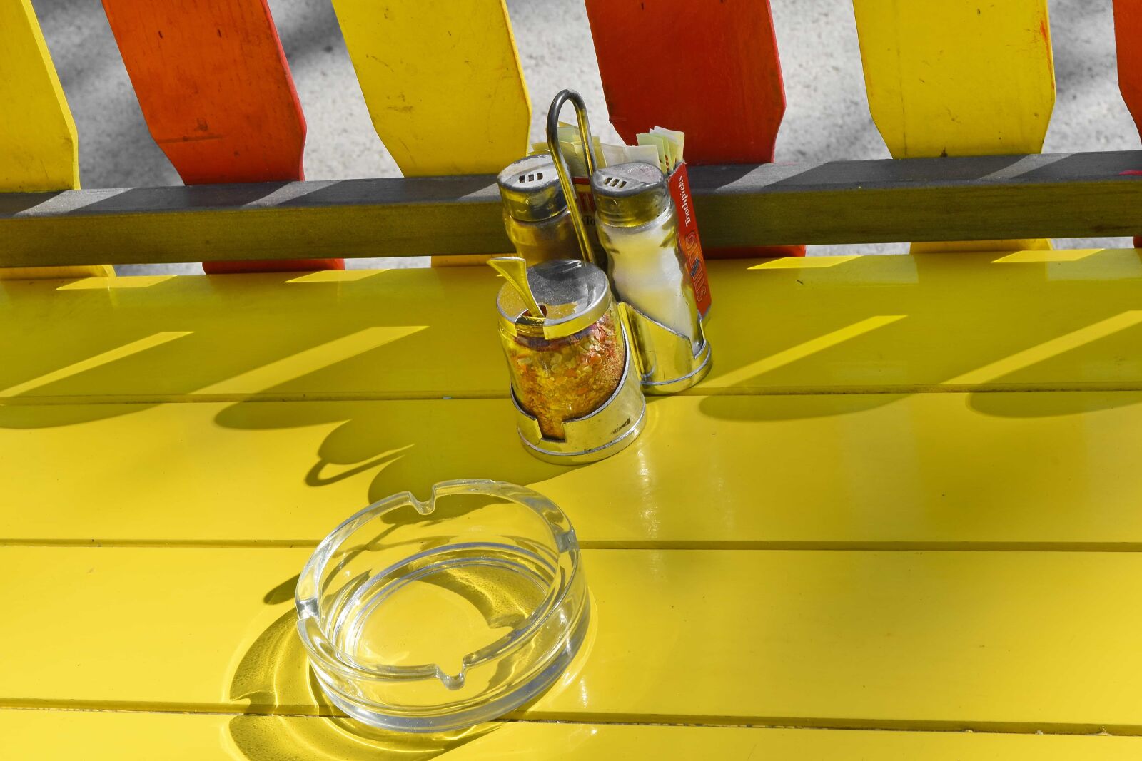 Nikon D5500 sample photo. Colourful, fence, object, restaurant photography