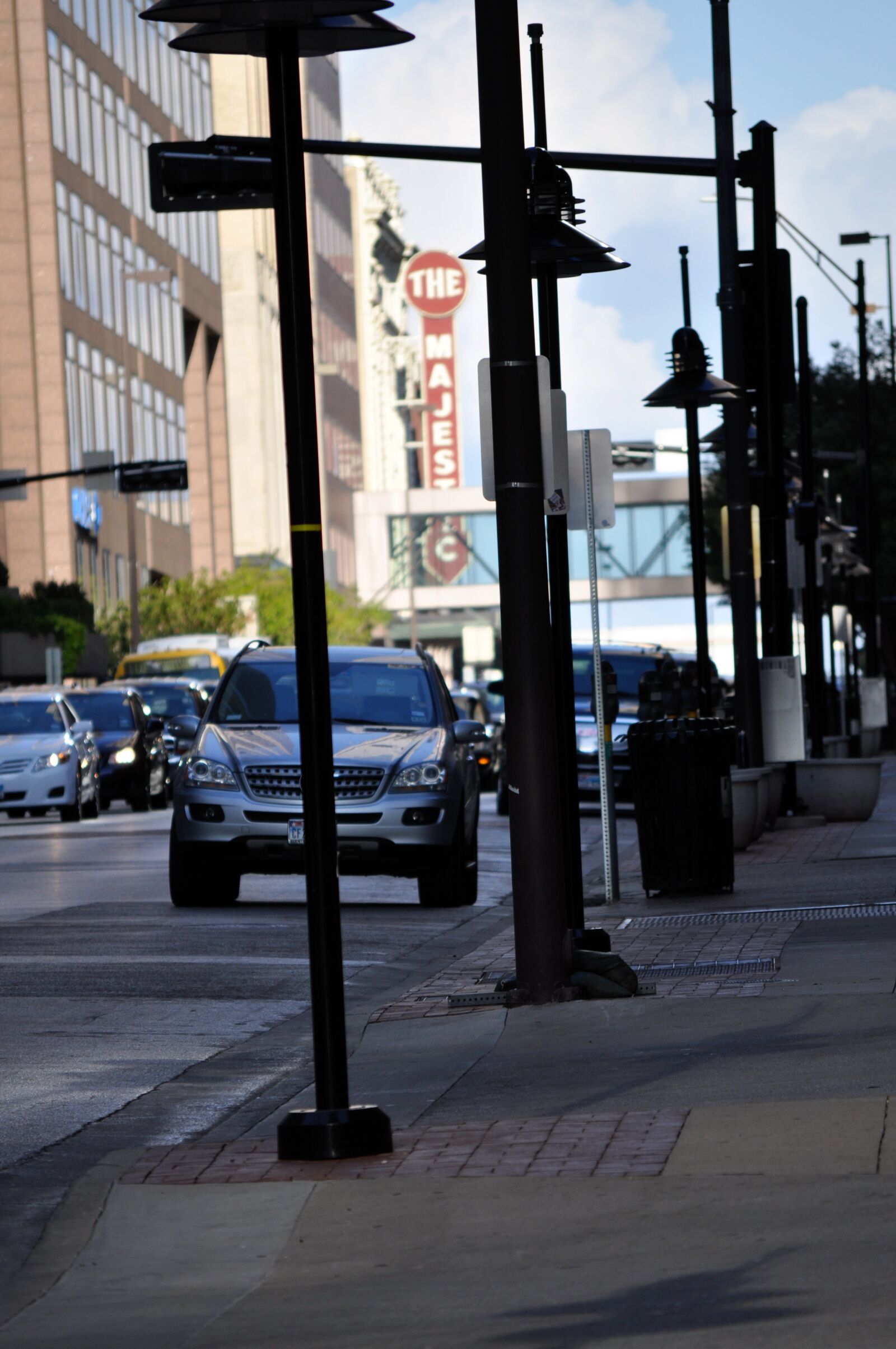 Nikon D5000 sample photo. Downtown, dallas, cars photography