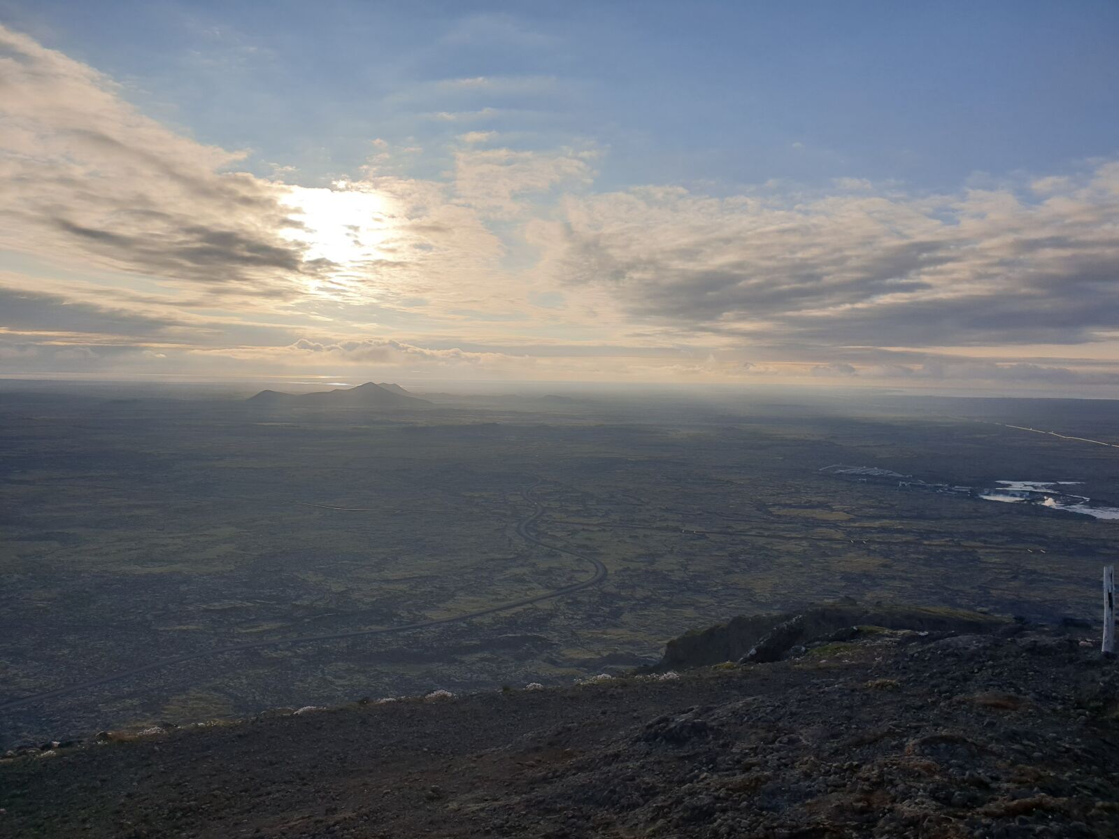 Samsung Galaxy S9+ sample photo. Iceland, sol, steps photography